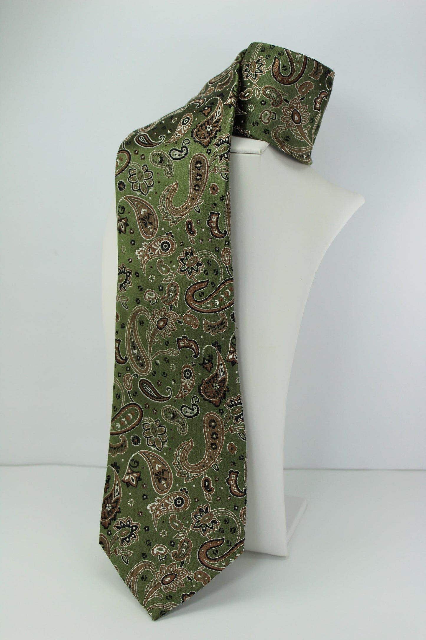 Geoffrey Beene NY 3 Silk Ties - Green Paisley Browns mossy green paisley