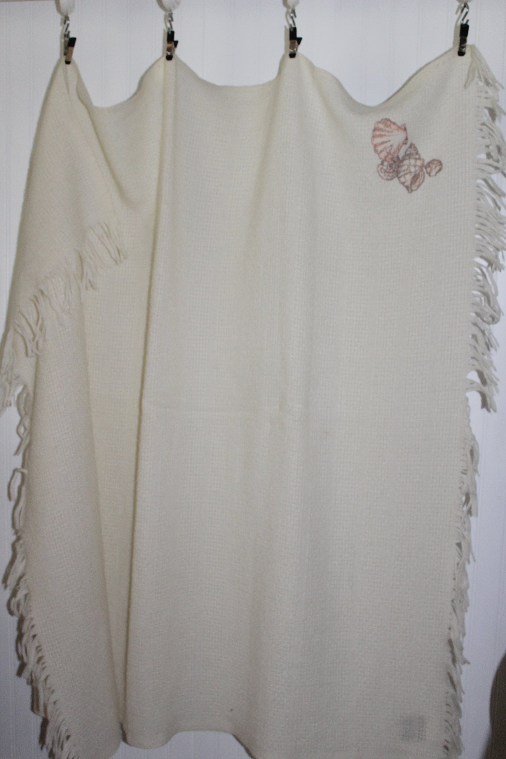 Collectible FARIBO Fringed Throw Ivory Wool Blend Seashell Embroidered Vintage rare
