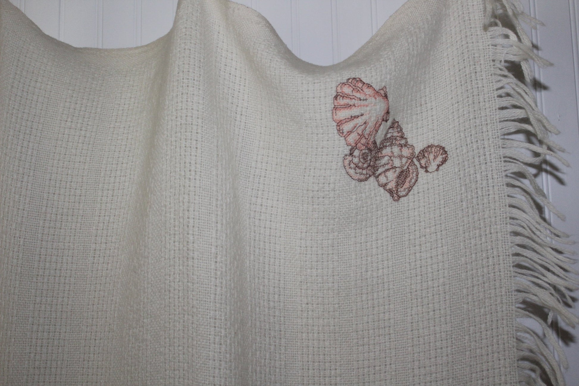 Collectible FARIBO Fringed Throw Ivory Wool Blend Seashell Embroidered Vintage washable