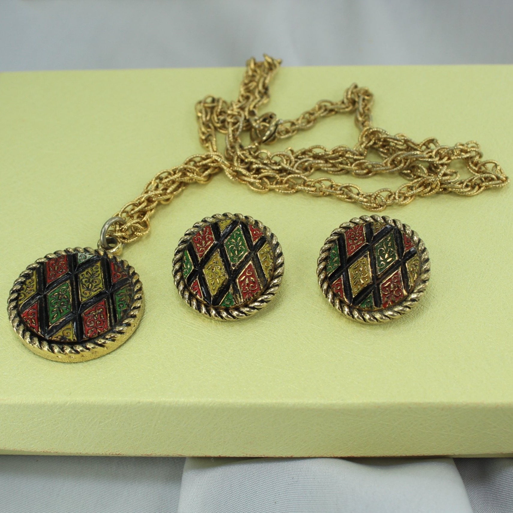 Vintage Set Necklace Clip Earrings SARAH COV Discs Moss Green Deep Red Gold