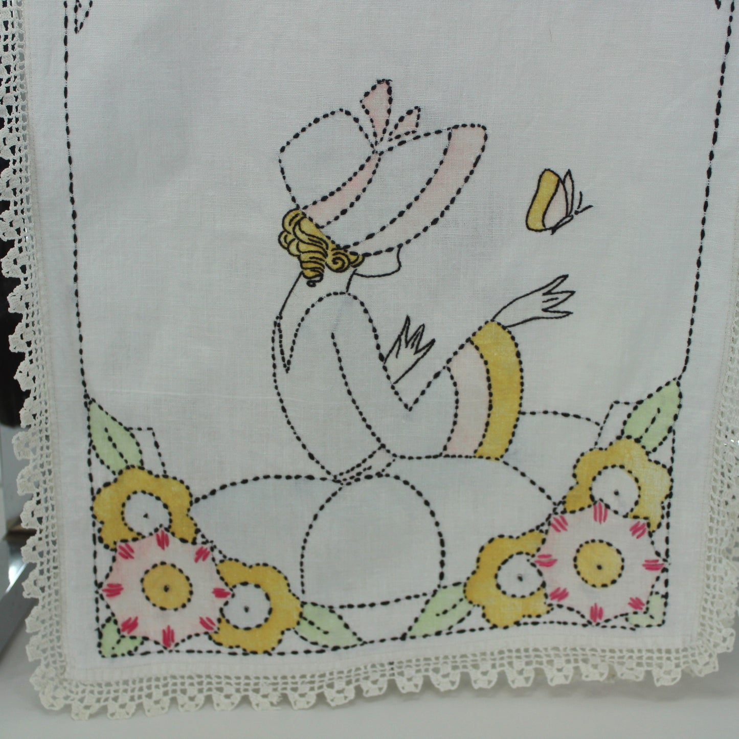 Vintage 1940s 50s Linen Table Runner Bonnet Lady Embroidered Special Price DIY closeup of design