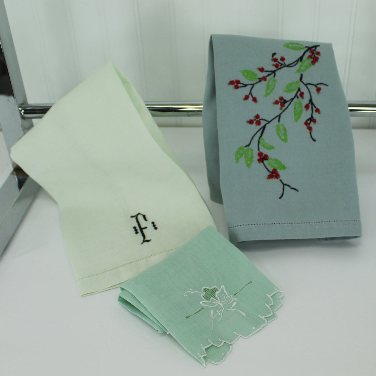 Collection 3 Fingertip Guest Towels Vintage Embroidered Green Grey