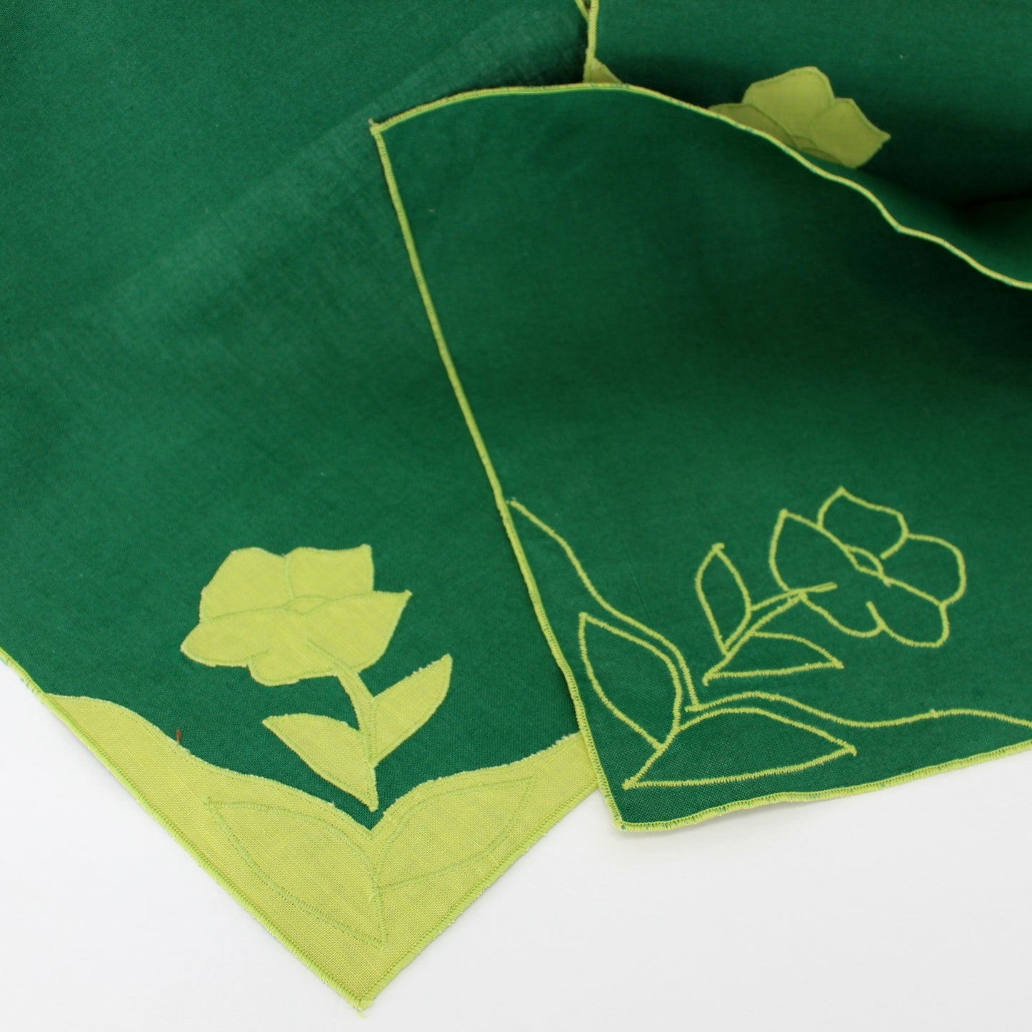 Dark Green Linen Tablecloth Runner 4 Place Mats Applique Chartreuse Mod Bold dramatic design