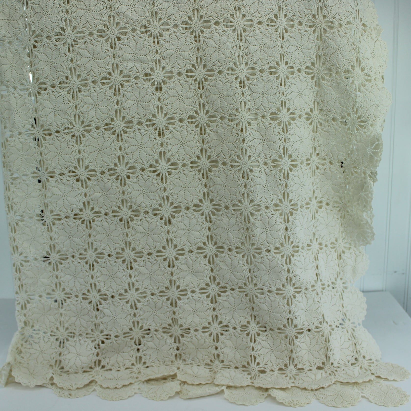 Bone Off White Crochet Tablecloth Fine Hand Made Beauty 58" X 76" intricate well crafted cloth used