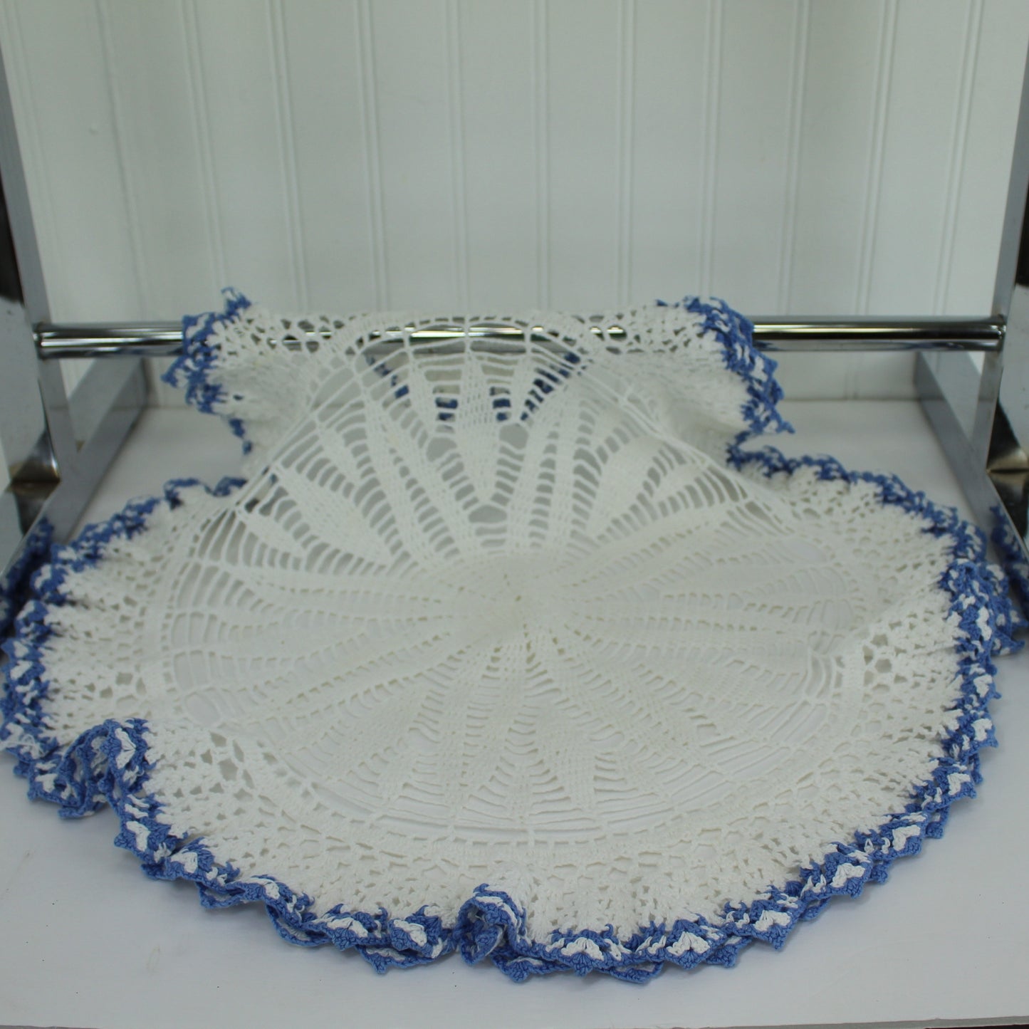 Large Round Crochet Doily Tablecloth White Heavy Blue Ruffle 21" Diameter nice craftsmanship