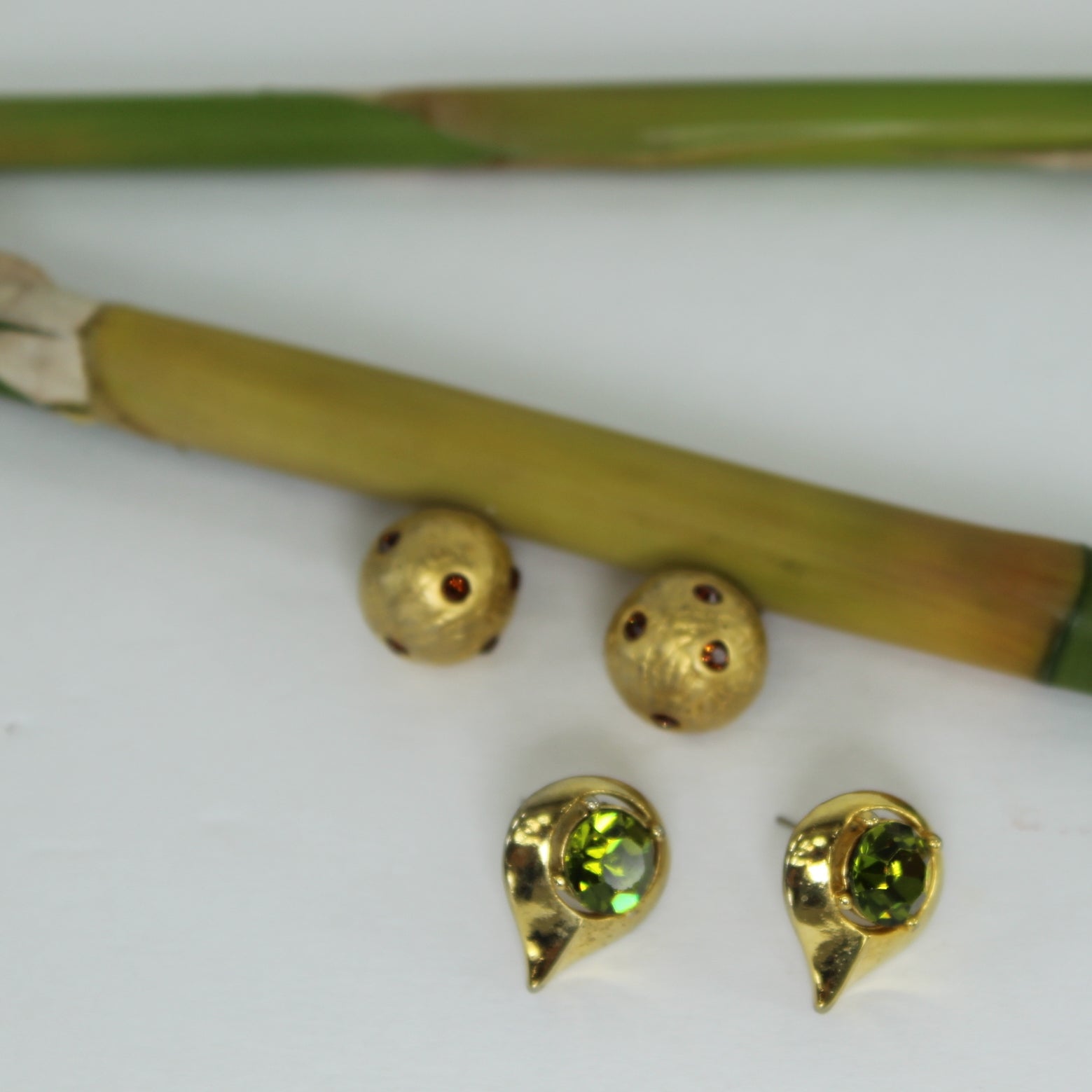 Pair Shiny Bright Stud Earrings Ball Root Beer RS Teardrop Acid Green