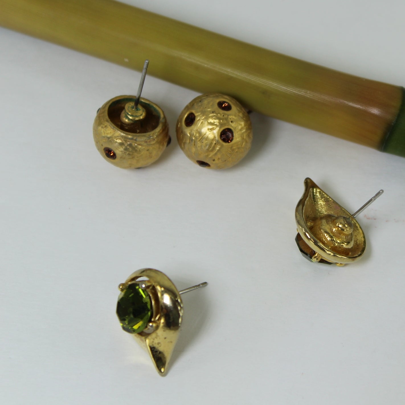 Pair Shiny Bright Stud Earrings Ball Root Beer RS Teardrop Acid Green reverse photo of earrings