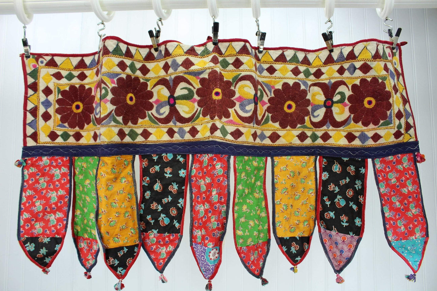 Vintage India Toran Window Door Valance - Patchwork Embroidery Flowers Fleur de Lis geometrics