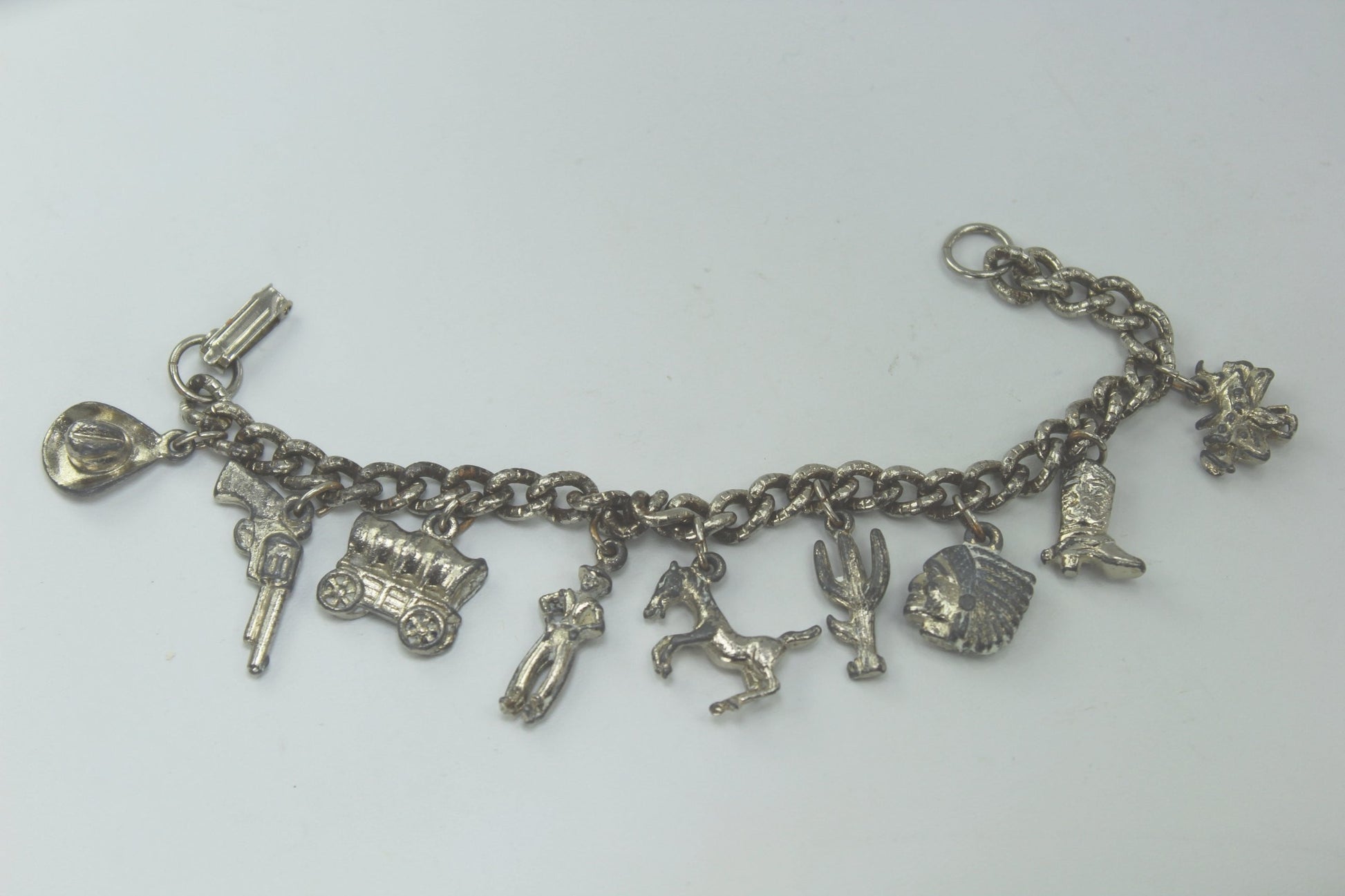 Charm Bracelet 1940s Southwest Cowboy White Metal Collectible Boot Horse Cactus Chief collectible