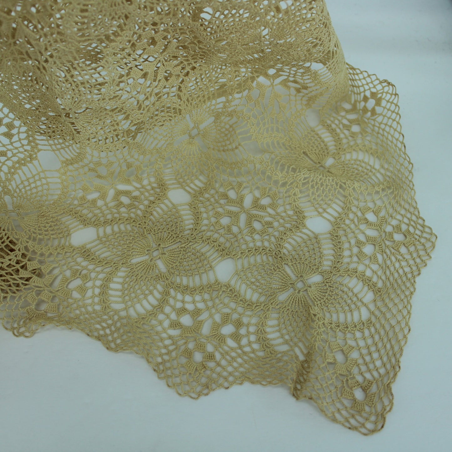 Ecru Fine Pattern Table Decor Scallope Edges 25" Square Large Doily clothing recycle