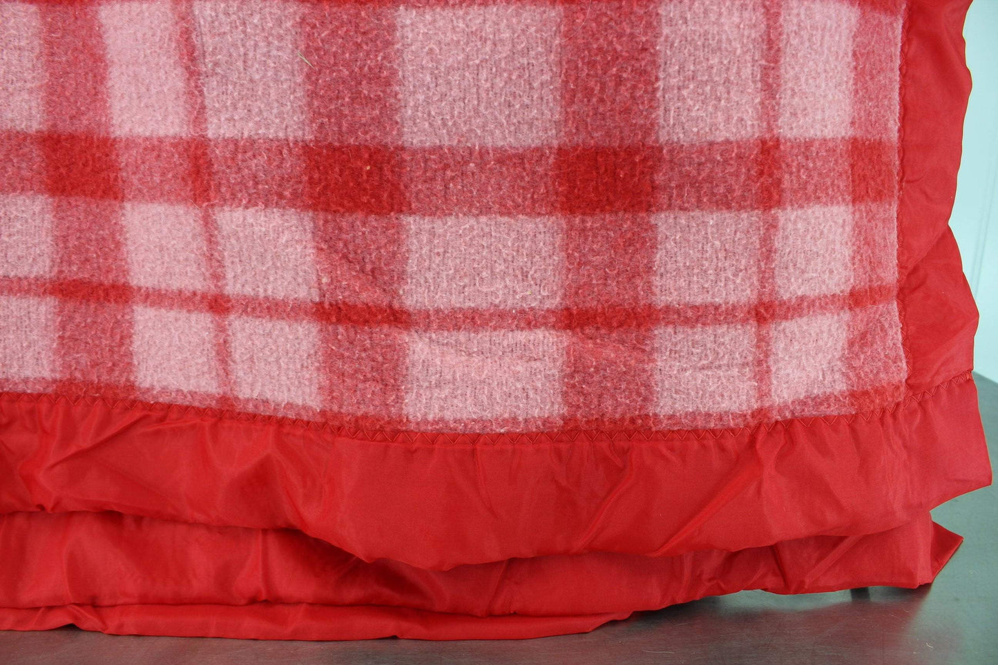 Acrylic Blend Blanket Red Plaid ~ Queen King  ~ 102" X 90" washable large blanket