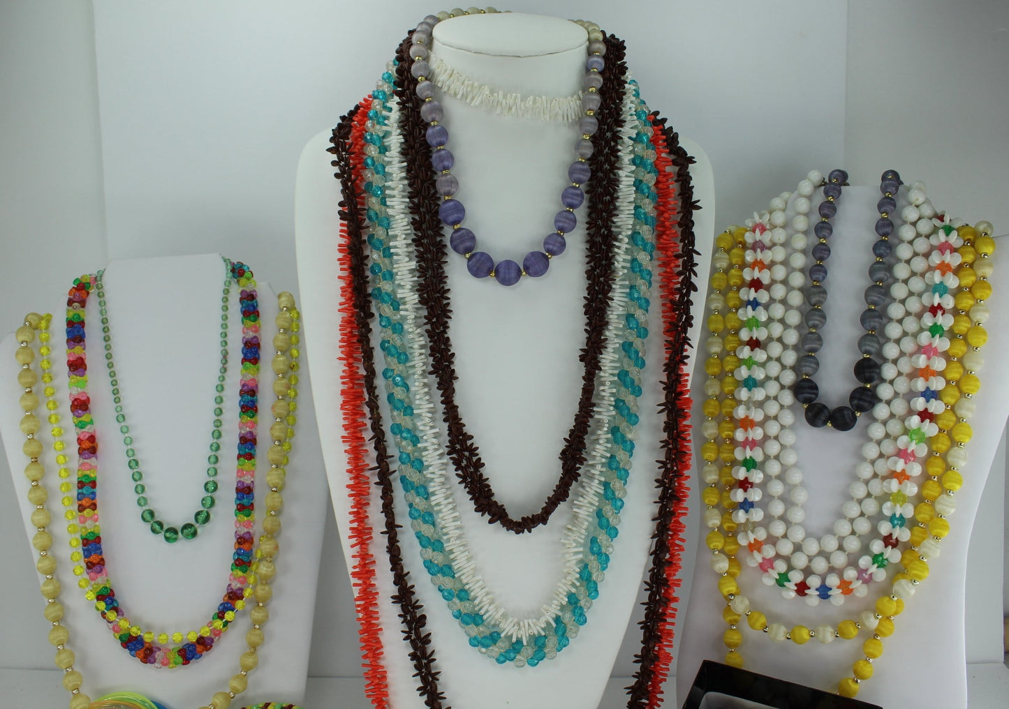 Retro Plastic Jewelry Fun Lot 25 Pieces plus Pop Beads Flower Necklace Beads Hippie Boho Party favors