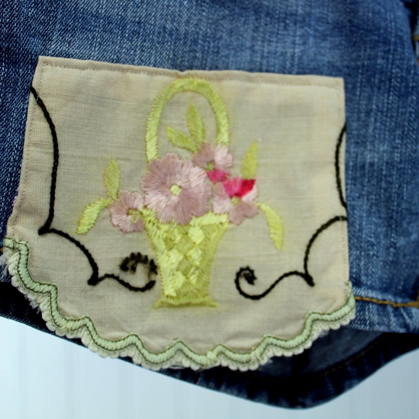 Celebrity Pink Denim Short Low Rise Jeans Patzi Design EmbroideryLace Size 1