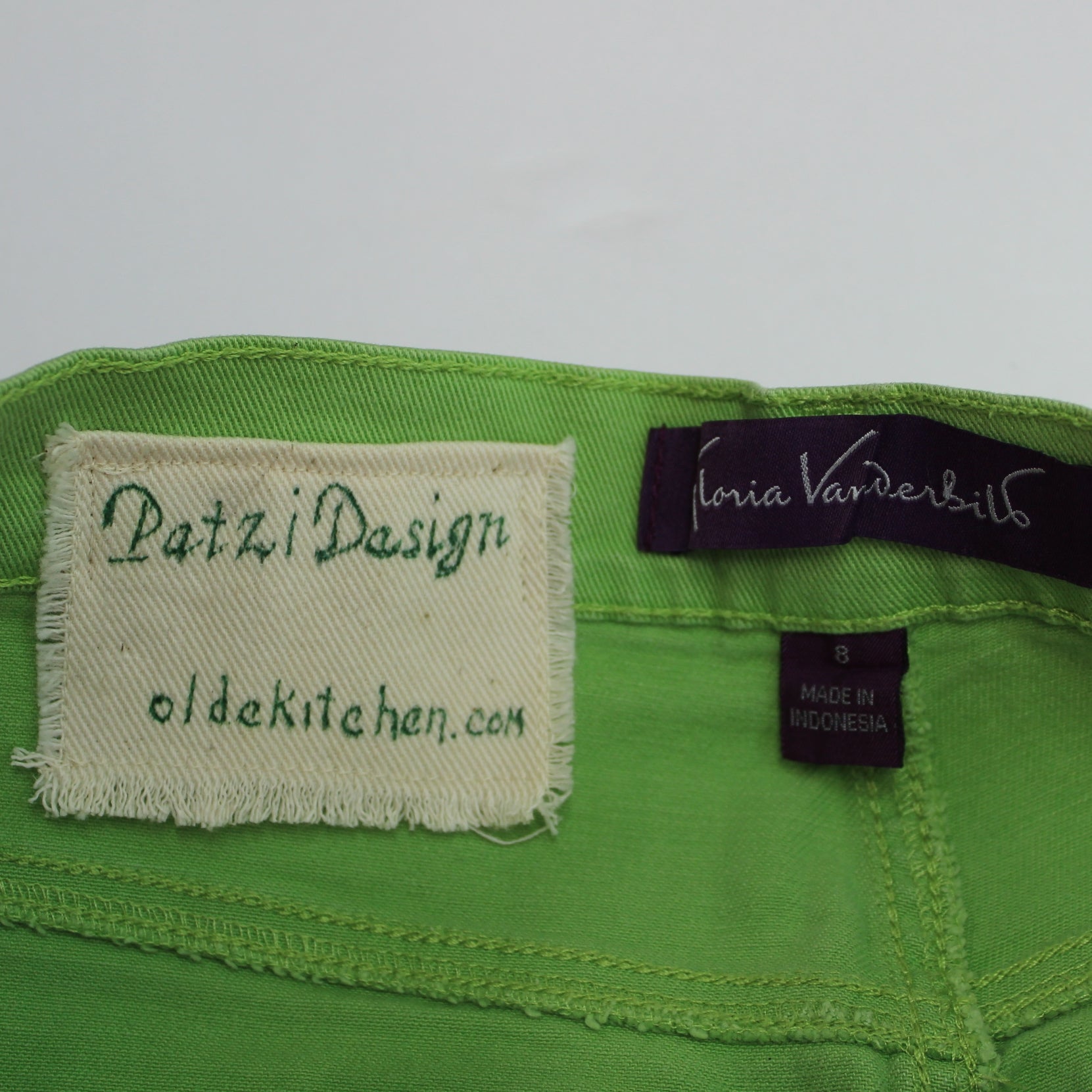 Gloria Vanderbilt Chartreuse Green Jeans Patzi Design Embroidery Flower Size 8 gloria and patzi tags