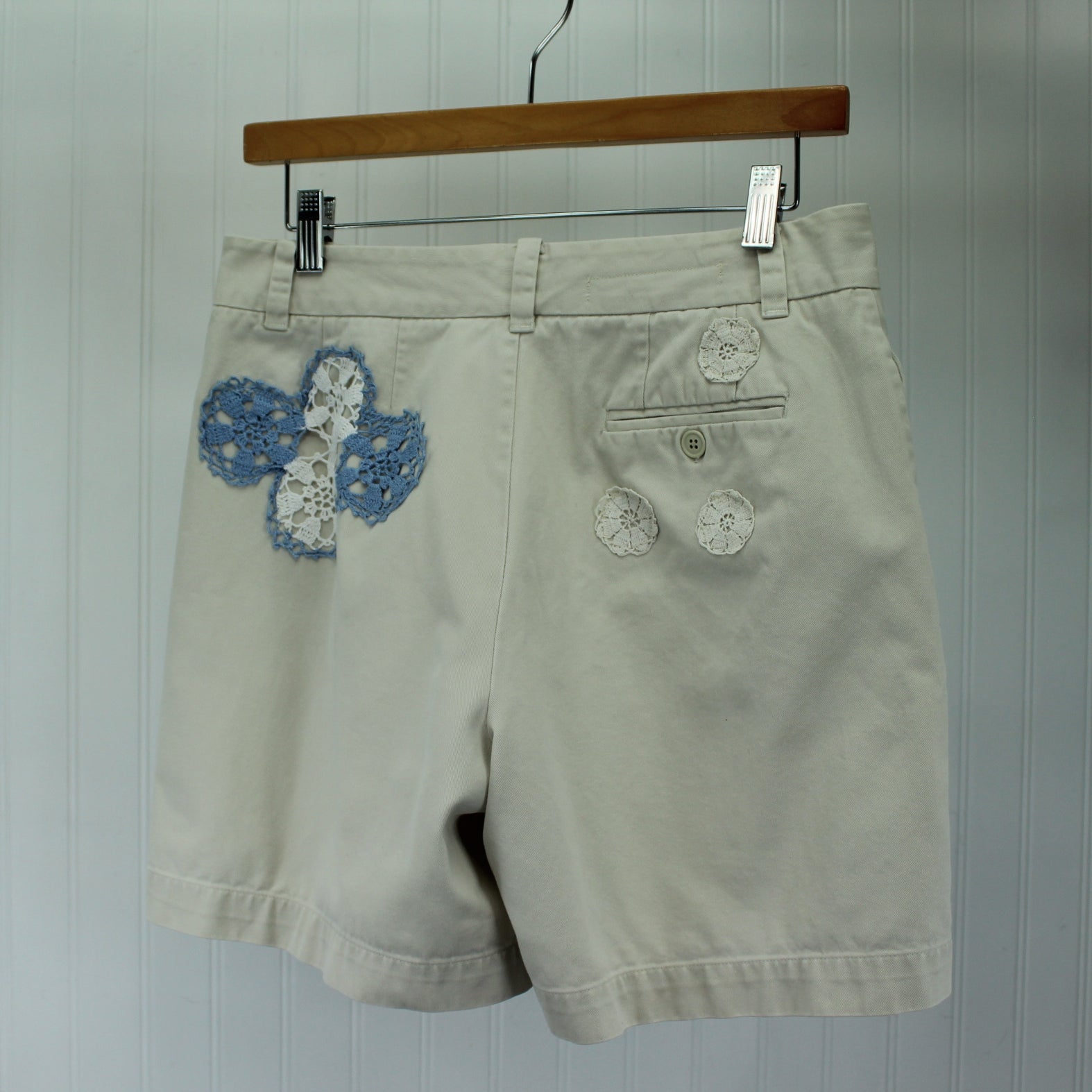 GAP Cotton Khaki Short Pants Patzi Design Enhanced Embroidery Crochet reverse view of pants