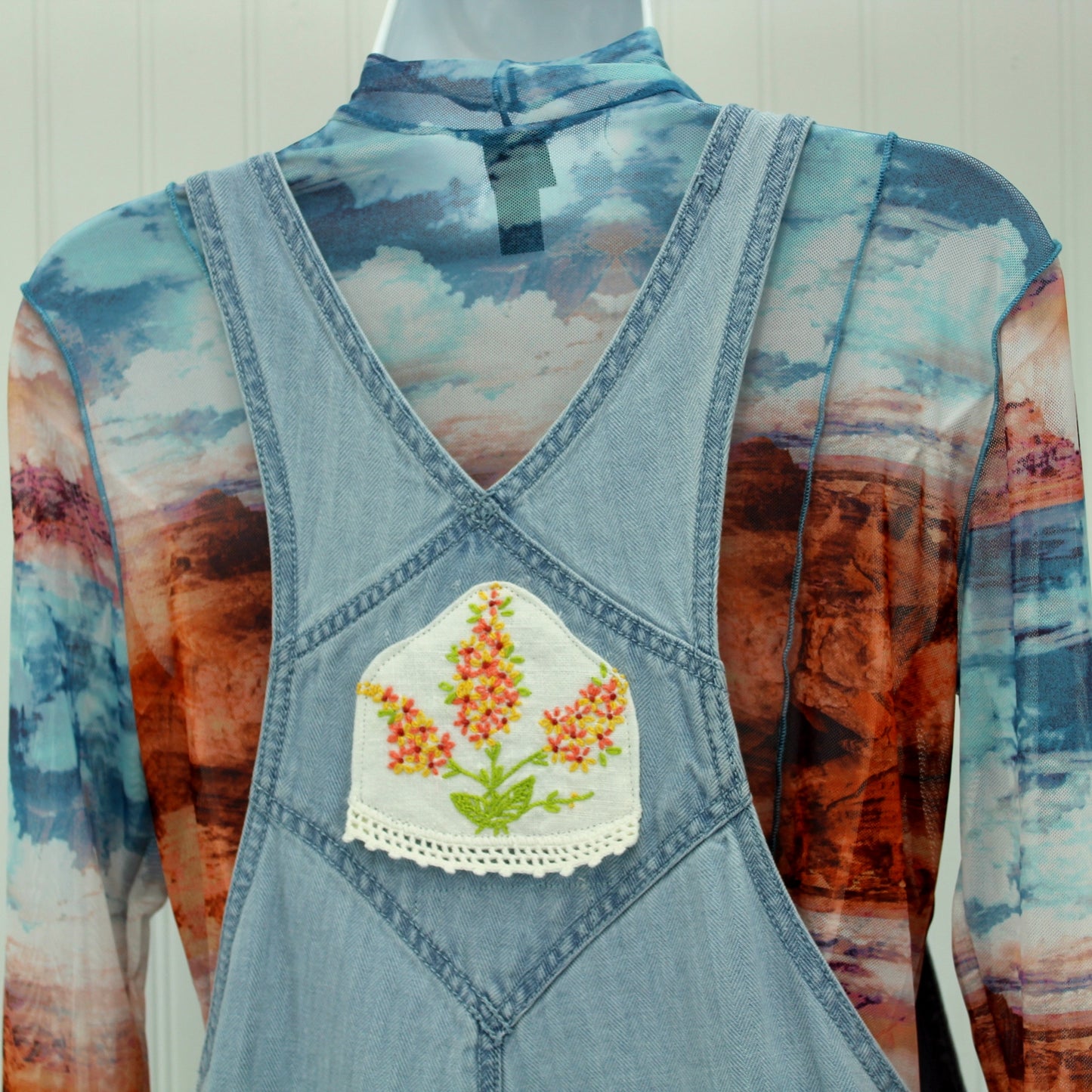 Universal Threads New Overalls Wild Fable Shirt Patzi Design Embroidery overall bibs adjust buckles
