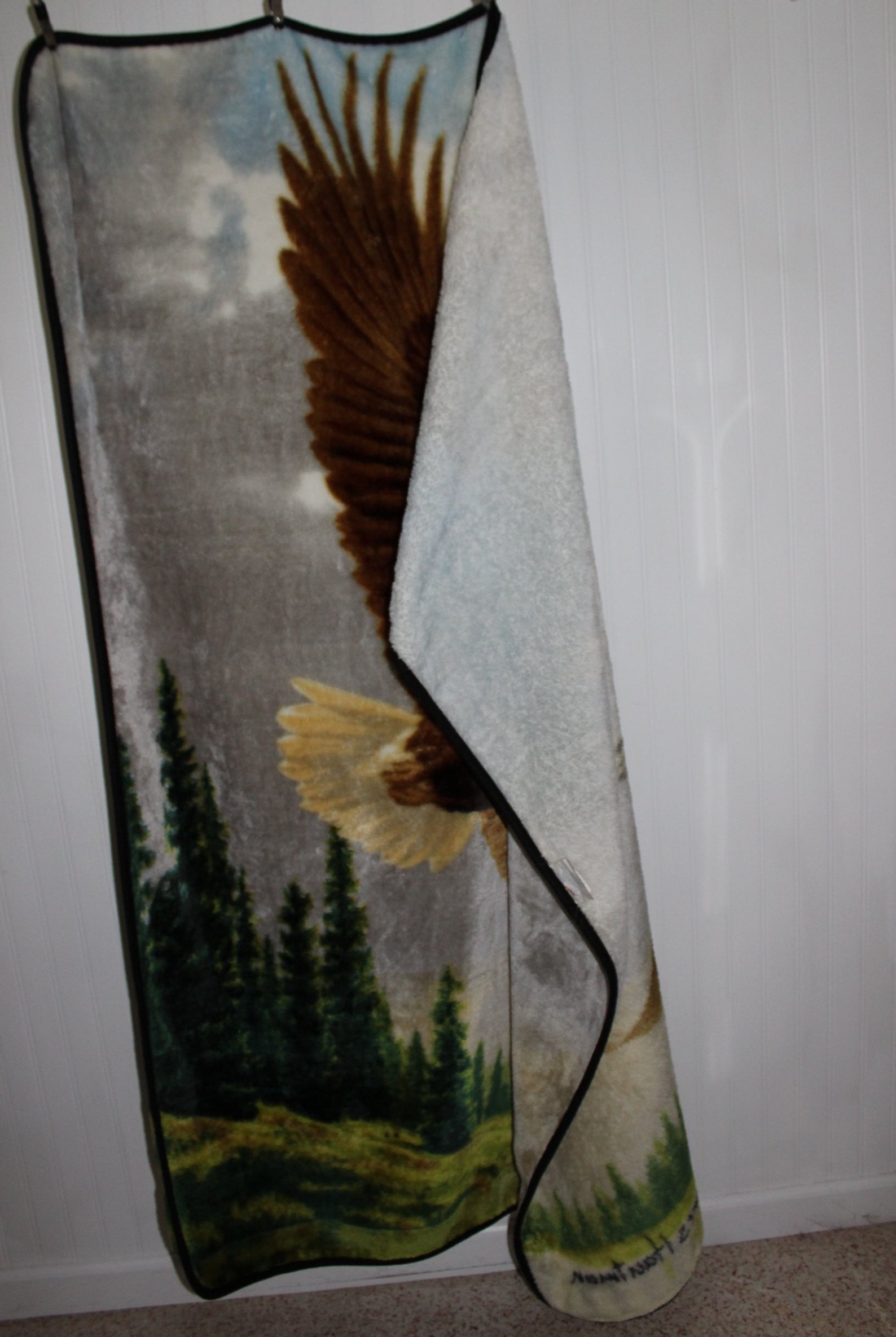 James Hautman Blanket Eagle in Flight Poly Plush USA NORTHWEST Label collectible