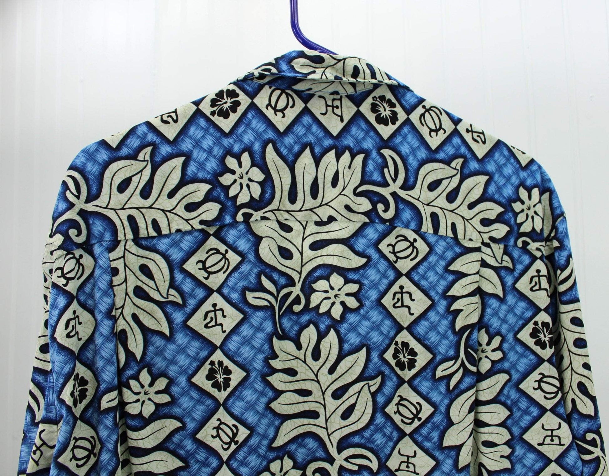 Vintage Hawaiian Shirt - Winnie Fashion Rayon - Blue White Leaves Flowers XL Symbols nice cut yoke back generous size extra large