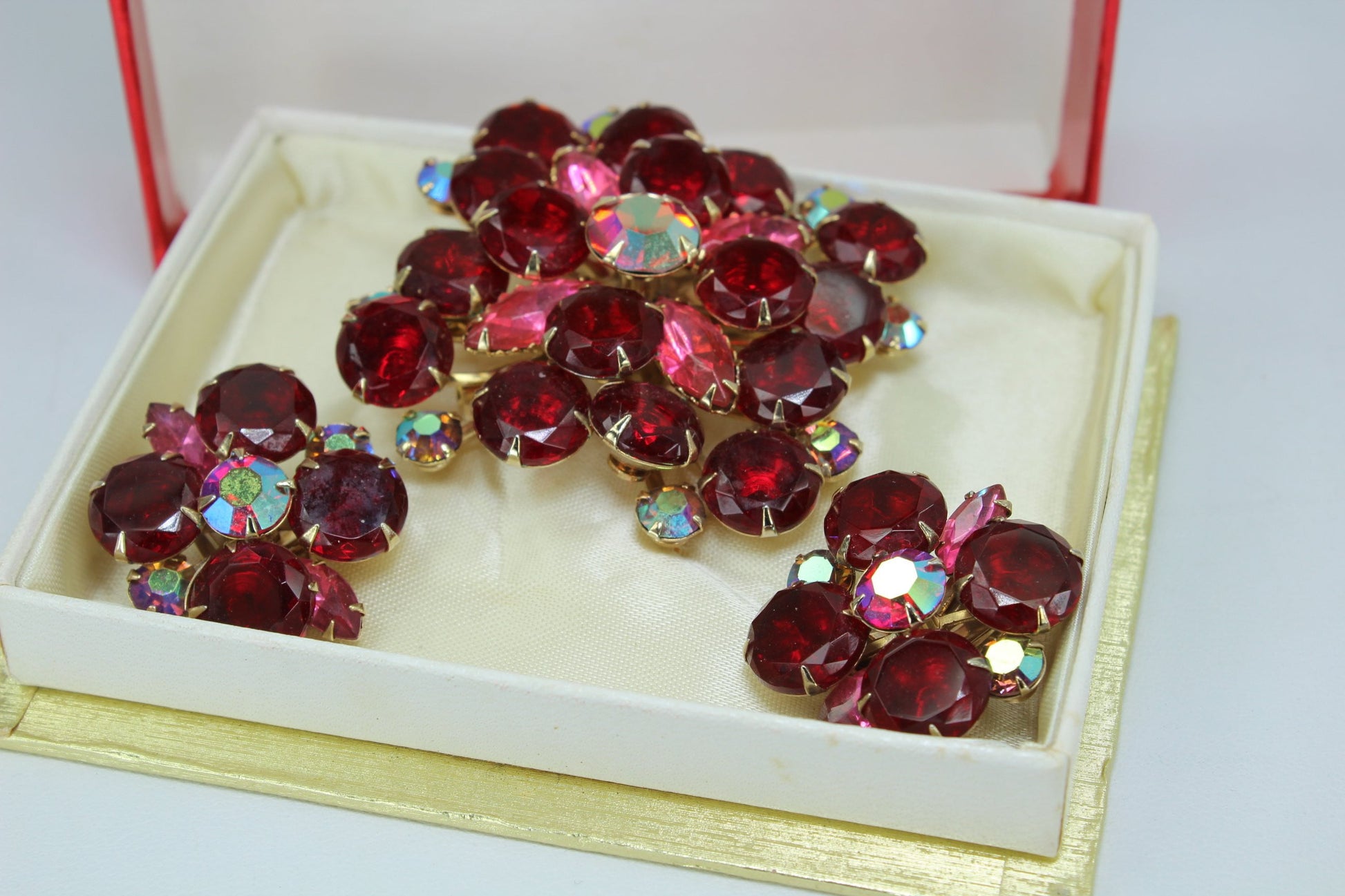 Trifari Boxed Set Unmarked Brilliant Ruby Red Rhinestones Aurora Borealis Pin Earrings collectible