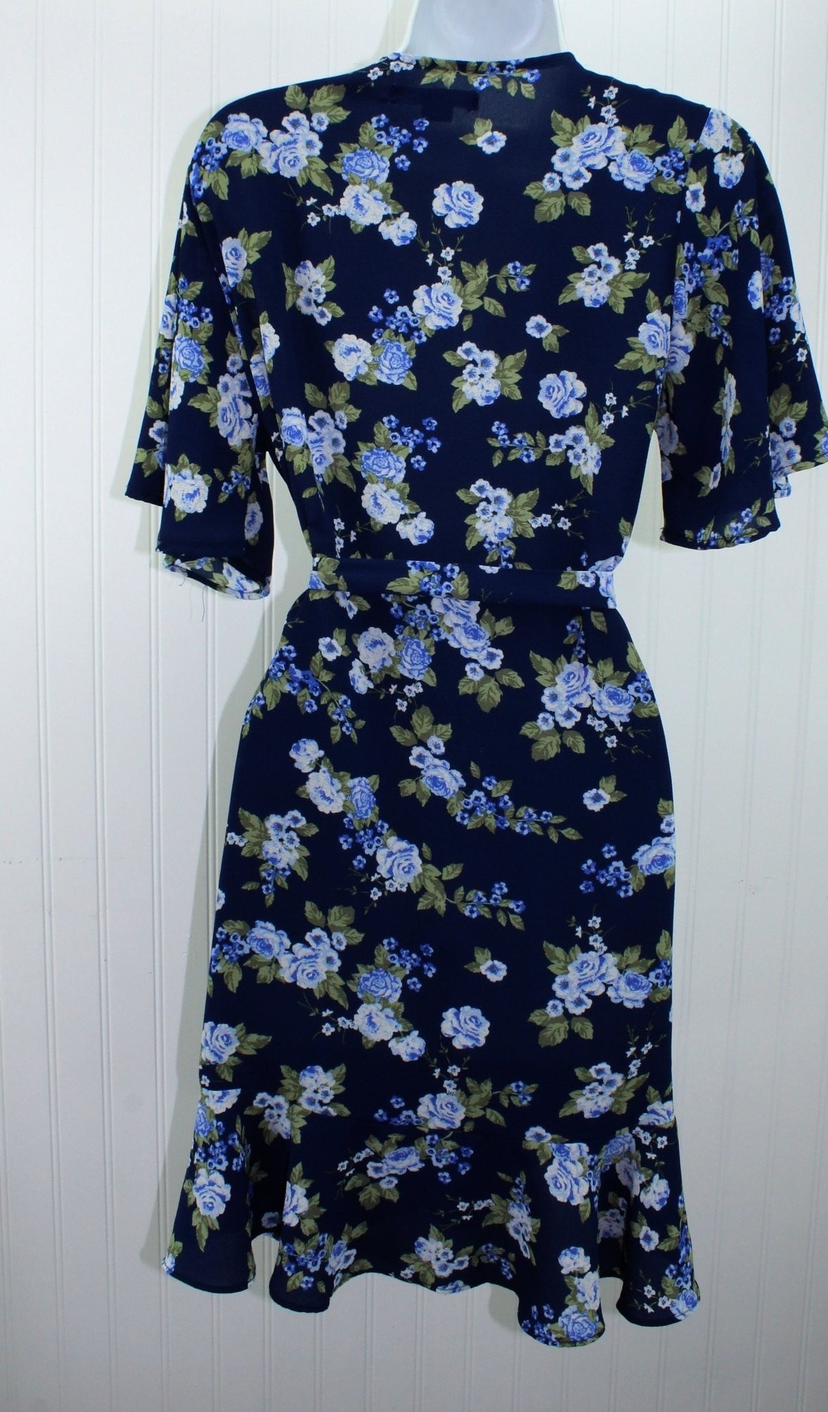 Paper Tee Dress Navy Roses Print Flouncey Sassy Belted Plunge Neck good feel on body