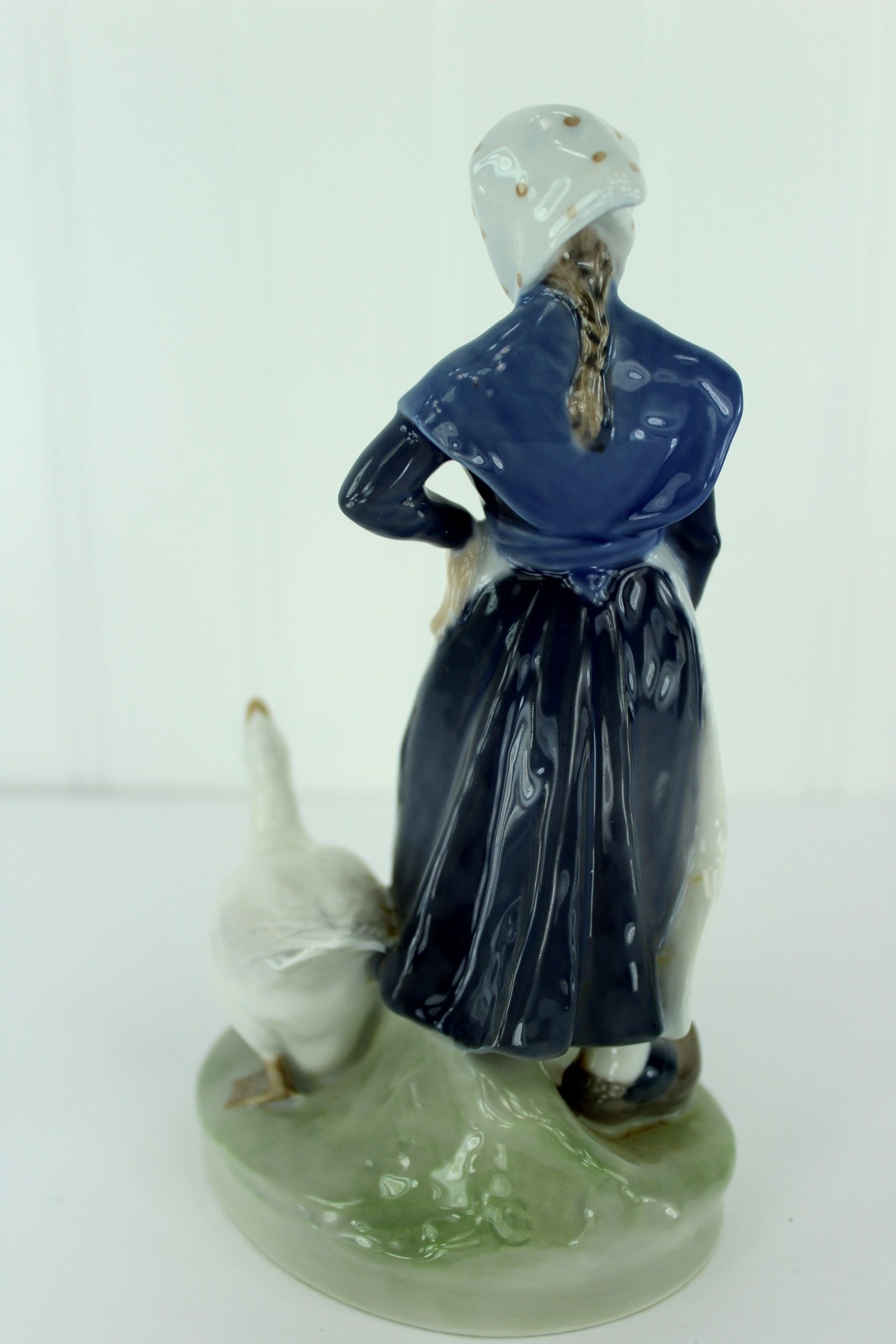 Royal Copenhagen Goose Girl #528 - Glorious Vintage Figurine Denmark beautifully crafted