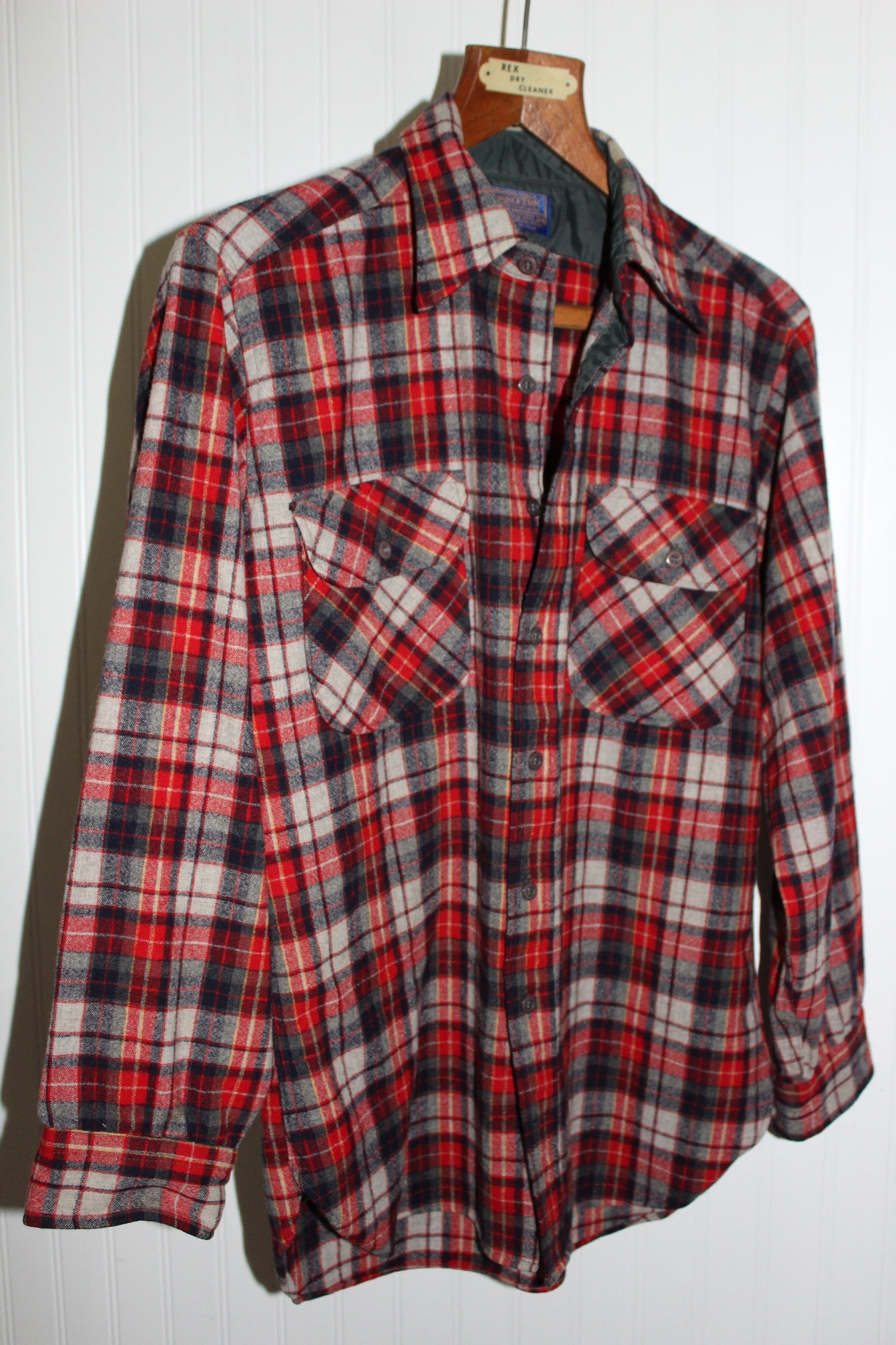 Vintage Pendleton flannel men’s L red plaid outlet wool shirt tapered fitted like new!