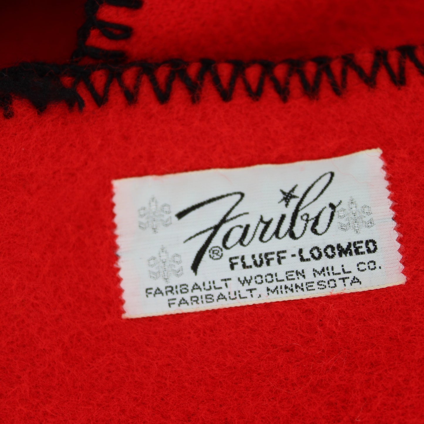 Faribo Fluff Loomed Throw Red With Black Blanket Stitch 45" X 58" USA Faribault MN original maker tag faribo