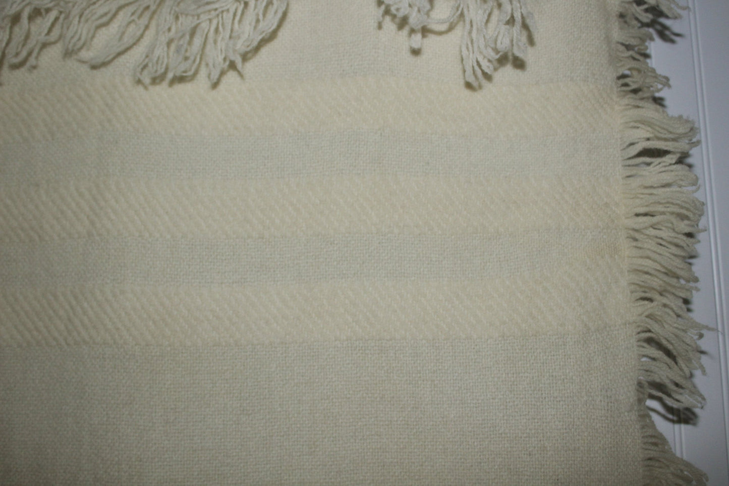 Wool Throw Hand Woven Ivory Fringe 4 Sides Churchill No Tag lovely