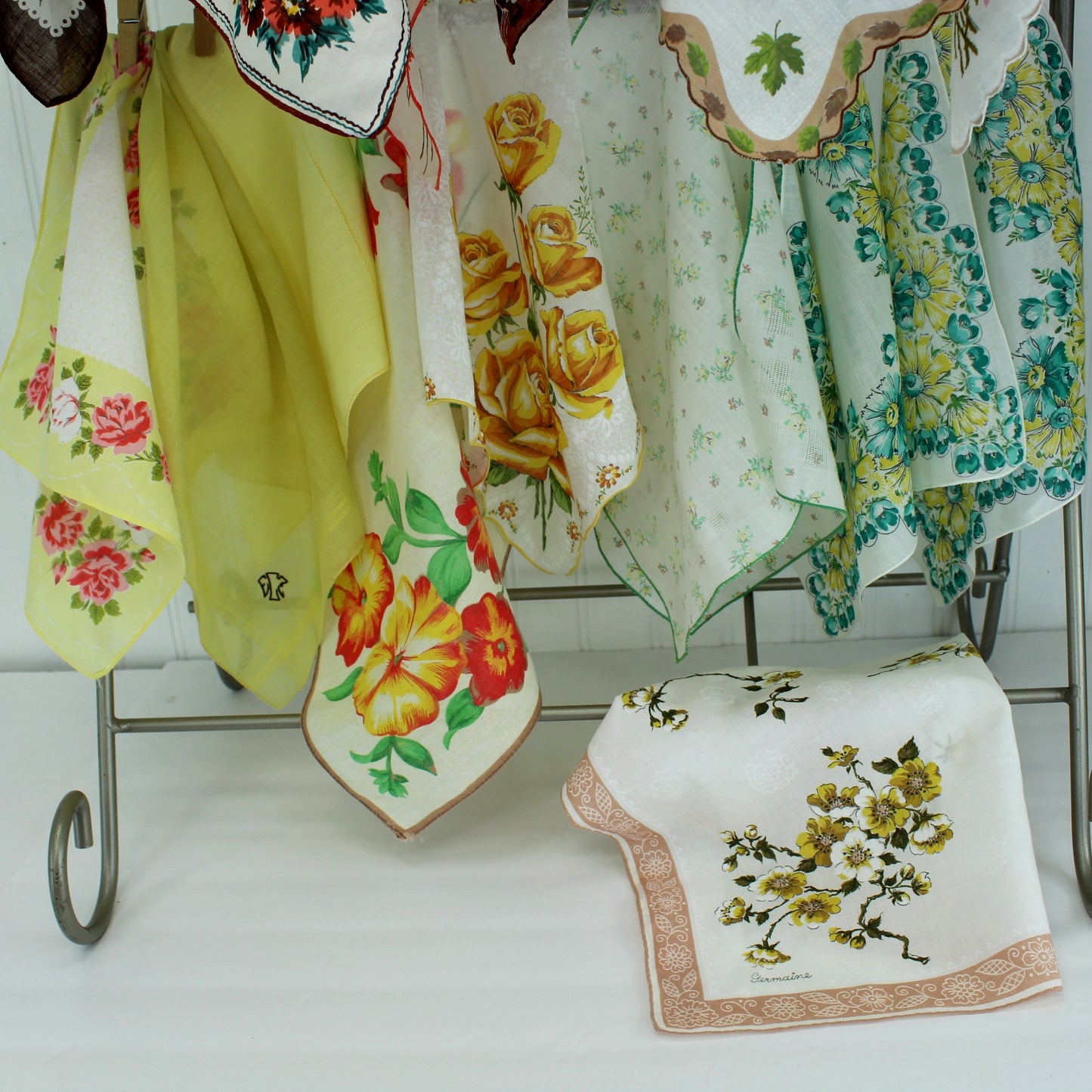 Collection 17 Handkerchiefs in Hand Made Foldup Case DIY Repurpose Lot yellows orange greens