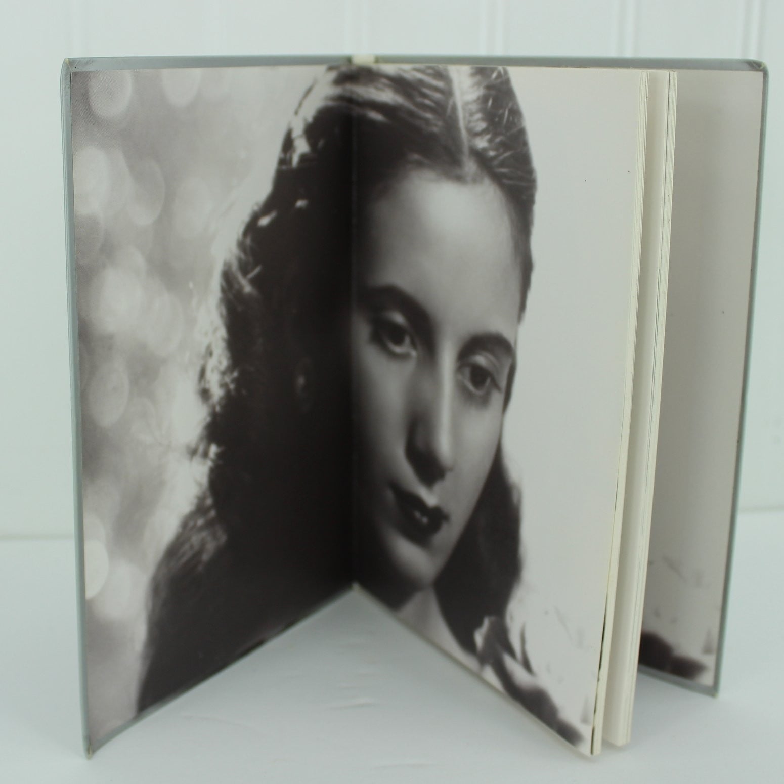 Evita Life & Images Lovely Poignant Book life story evita peron