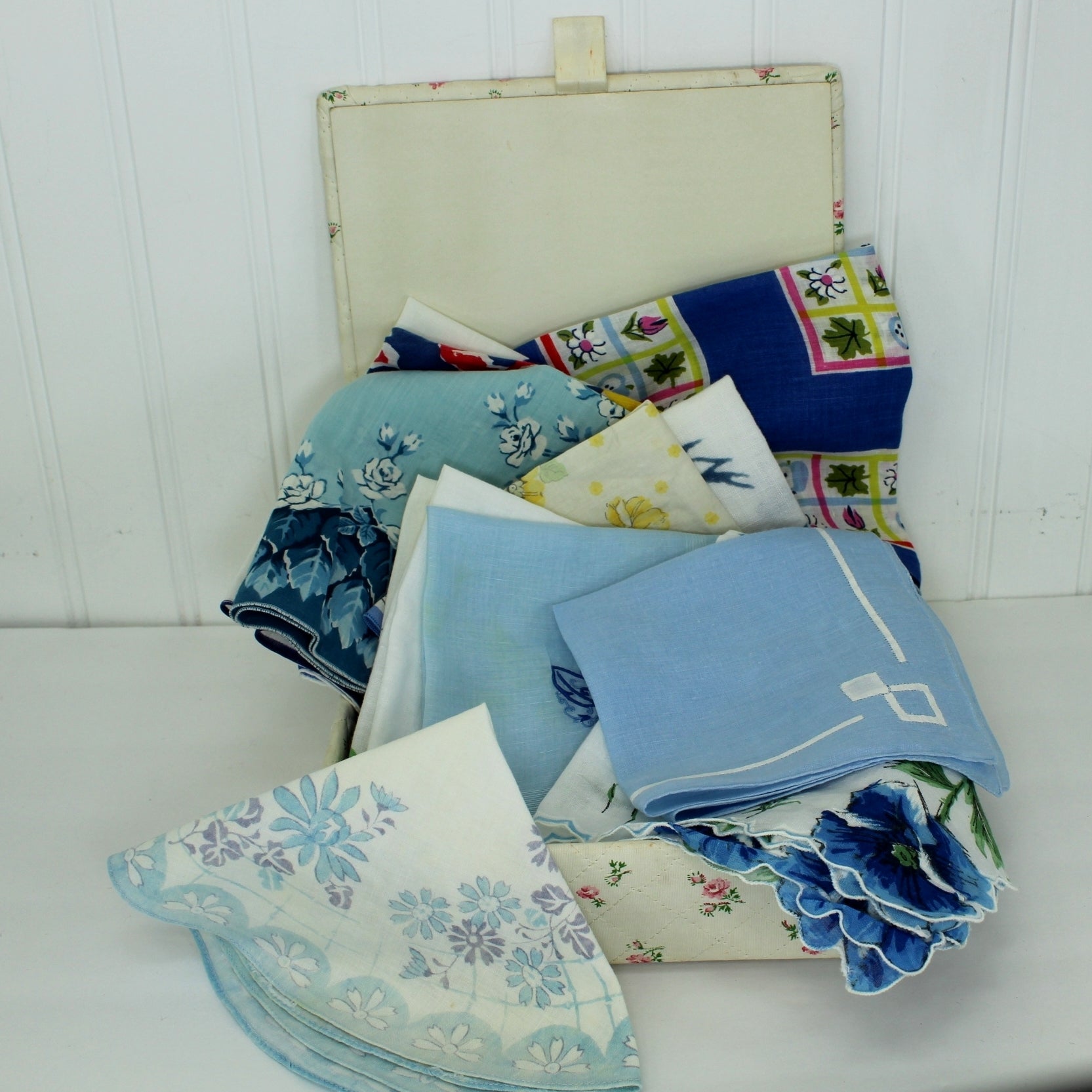 Lot 22 Handkerchiefs Blue Theme MCM Handkerchief Box DIY Clothing Crafts all handkerchiefs in box