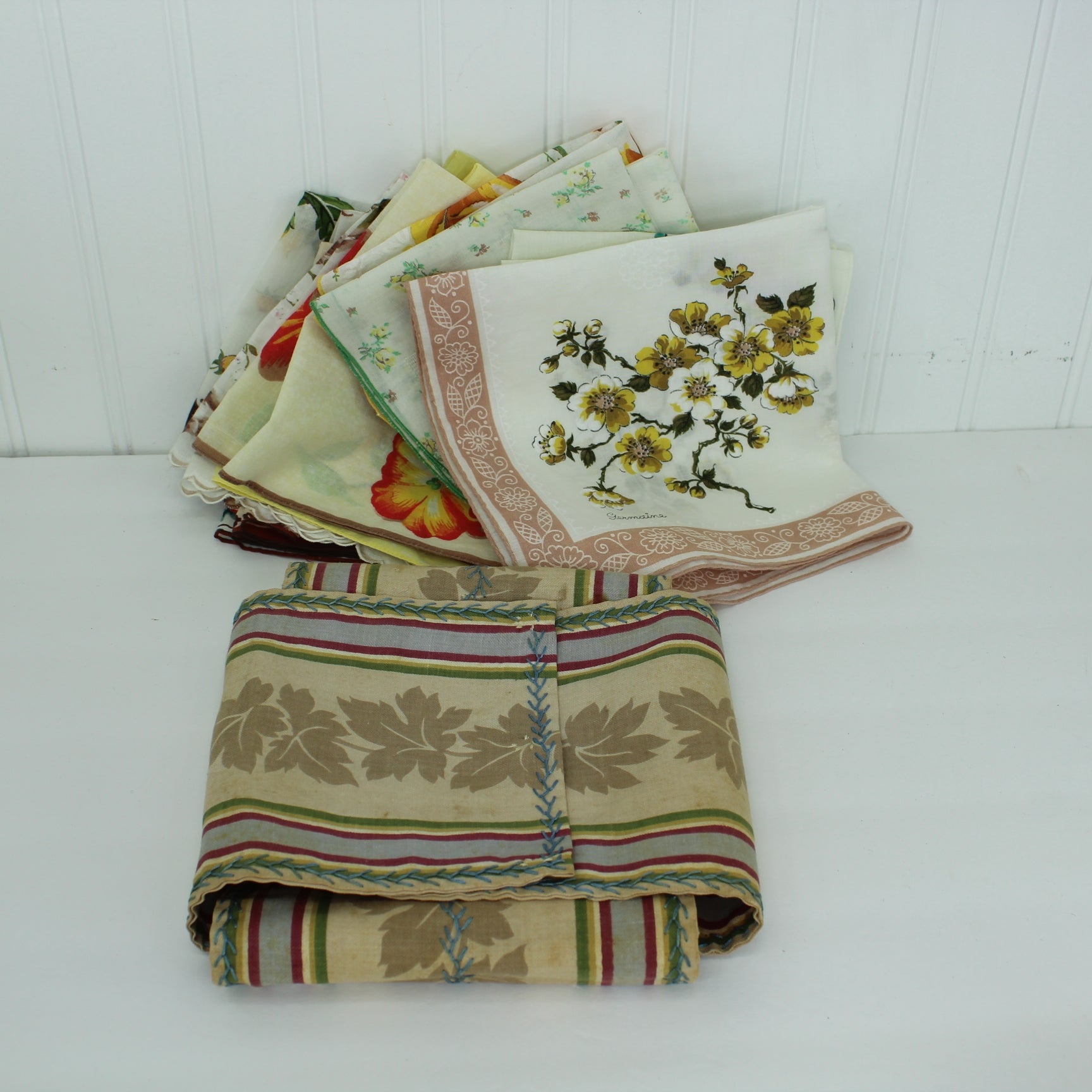 Collection 17 Handkerchiefs in Hand Made Foldup Case DIY Repurpose Lot foldup handkerchief holder