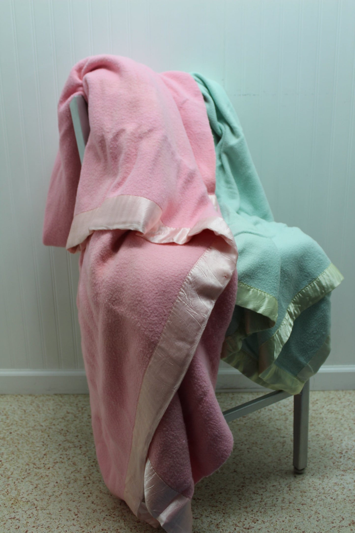 Special 2 Blankets Polyester Pink Poly Blend Green Cabin Camp sale