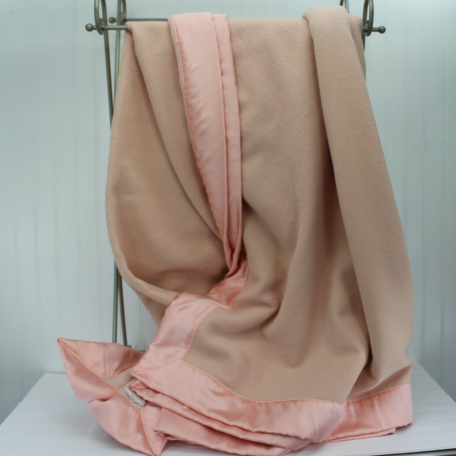 St Marys Ohio Wool Blanket Pale Pink Matching Binding All sides 98" X 82" soft heavy wool blanket