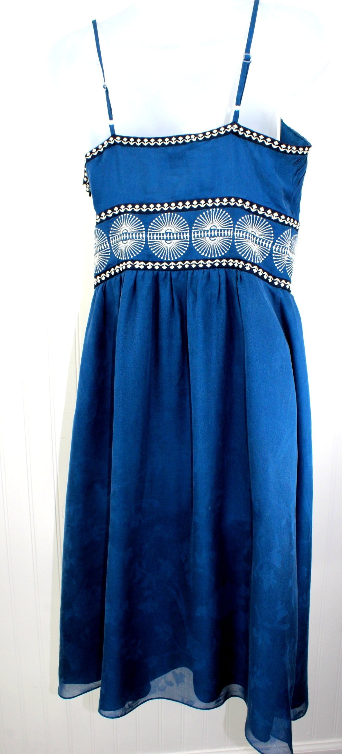 Shanghai Tang Silk Party Dress Blue with White Embroidery US10 Tag white embroidery trim