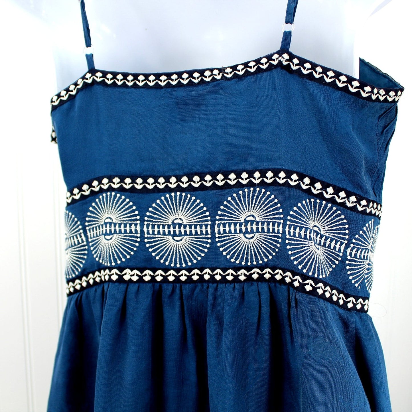 Shanghai Tang Silk Party Dress Blue with White Embroidery US10 Tag pinwheel design embroidery