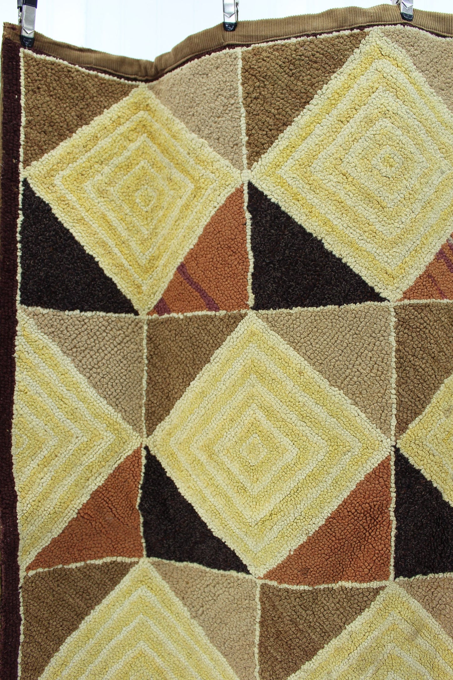 Vintage 1950s Hand Hooked Wool Rug - Tumbling Block Pattern - Mid Century Provenance ibntricate tumbling blocks old quilt pattern