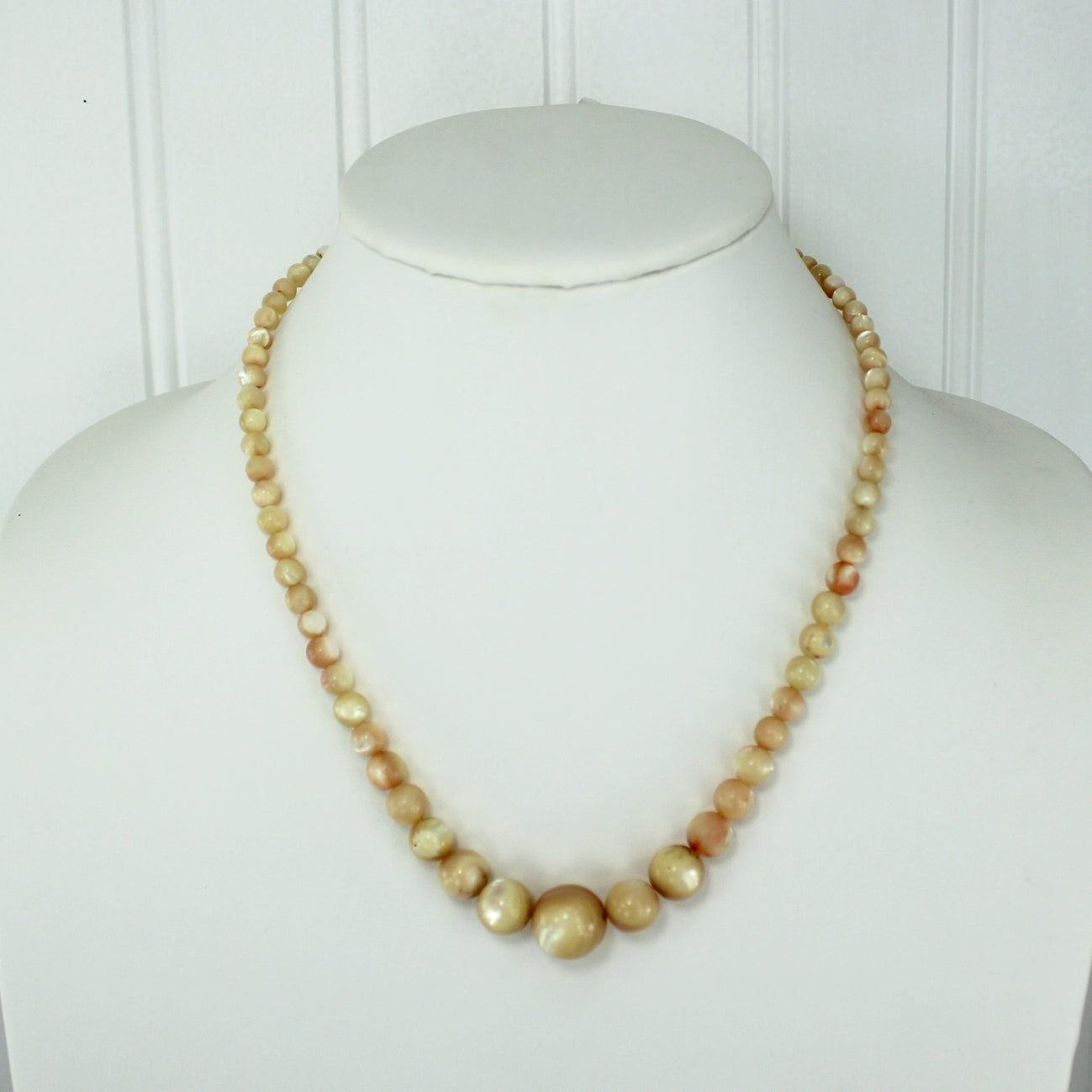 Older Mother of Pearl Necklace Cream Brown Graduated Size Round Beads Lovely 18" length