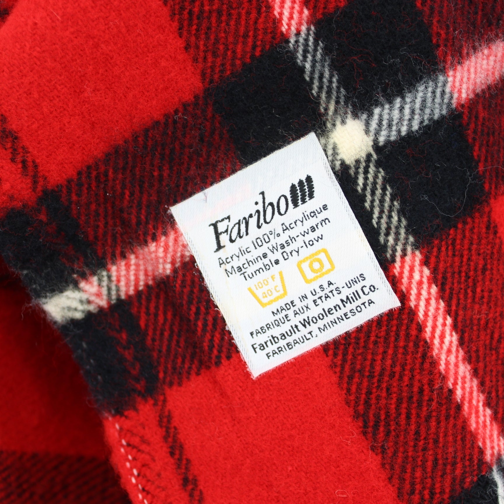 Faribo Classic Red Plaid Acrylic Fringed Throw original faribo tag with laundry inst.