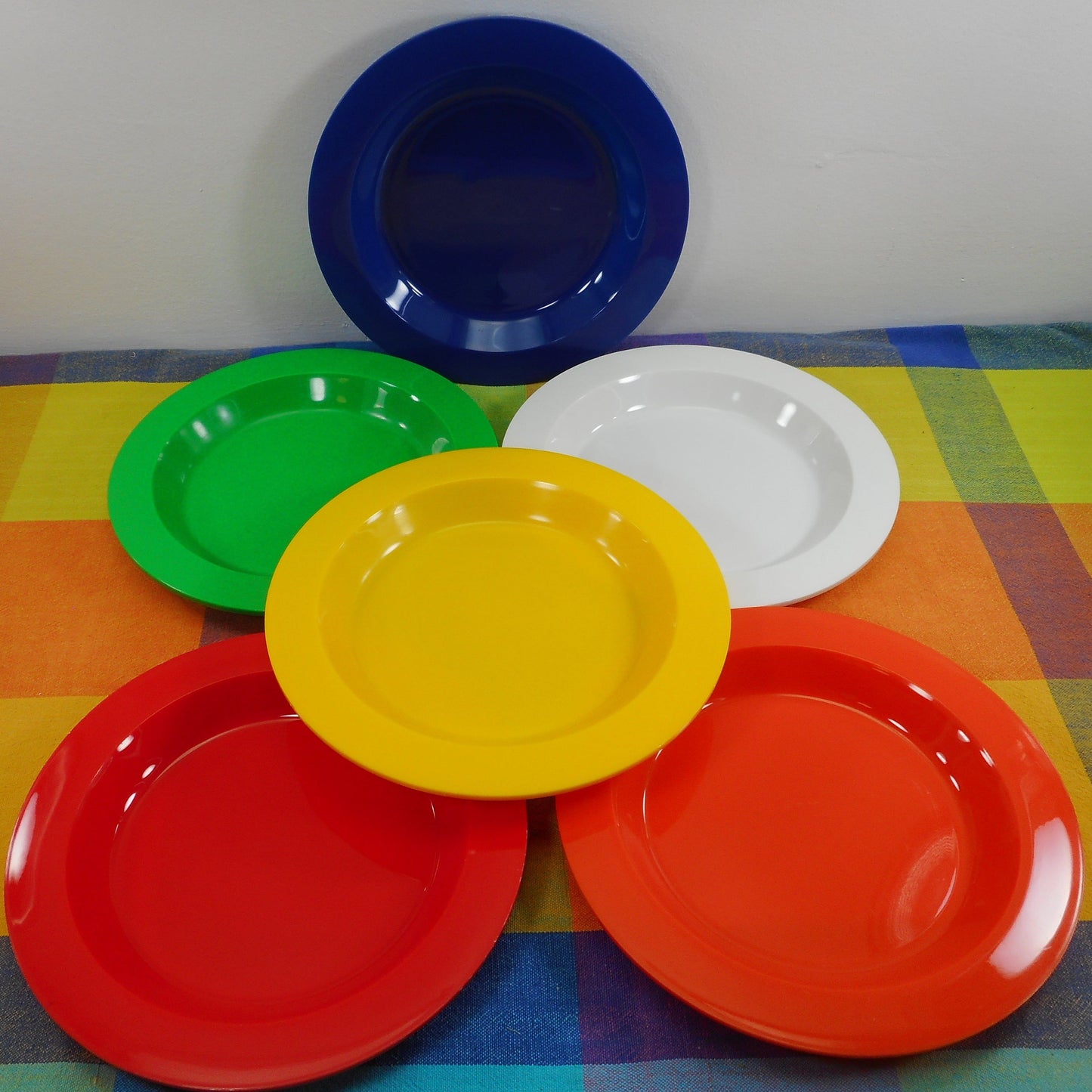 Ingrid Chicago Mod Plastic Party Ball Picnic Camping Set Replacement Part - Plate 8-3/8"