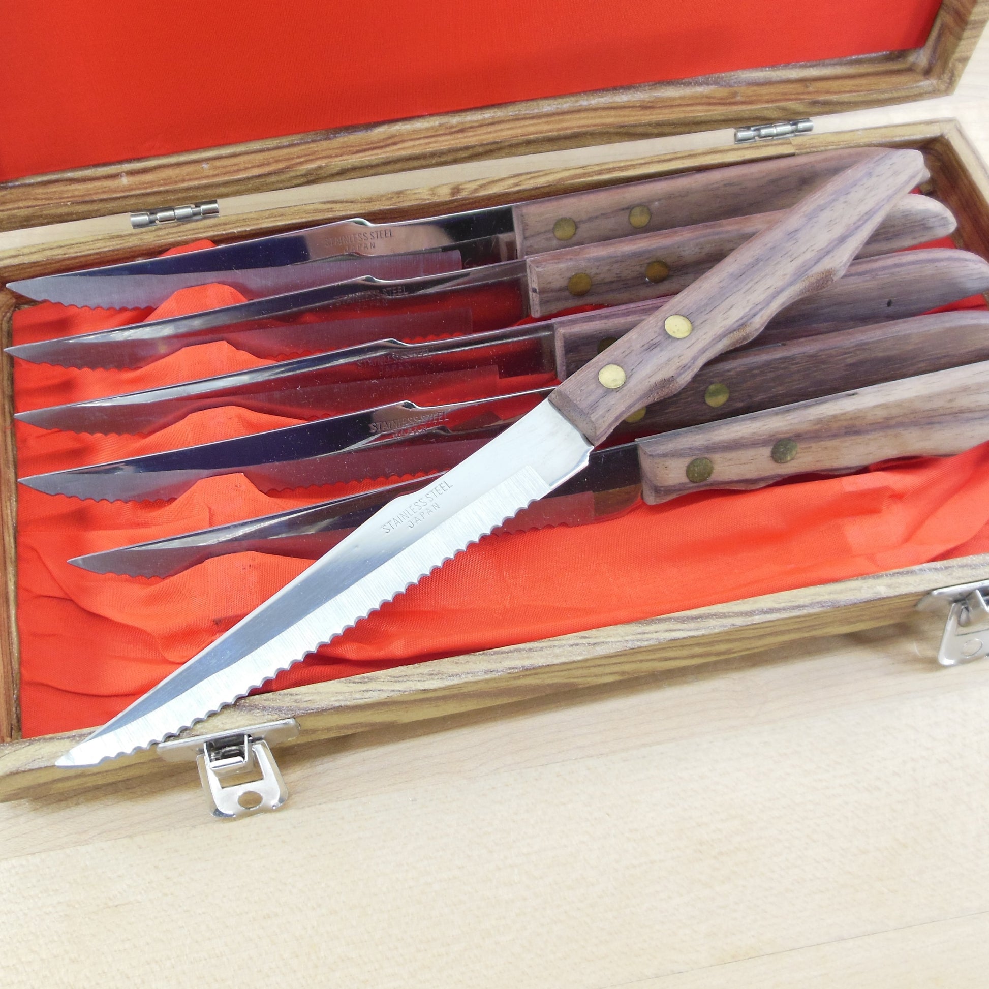 JC Penney Japan Boxed 6 Set Stainless Serrated Steak Knives  NOS New Vintage