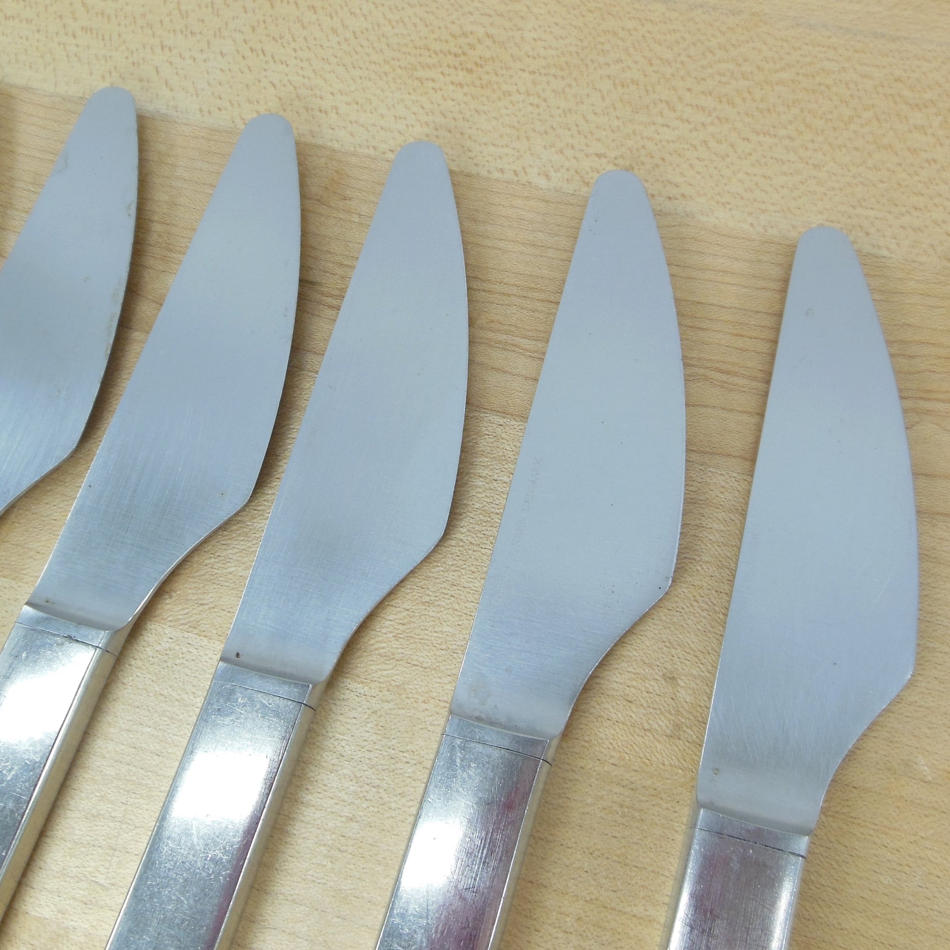 George Jensen Denmark Stainless New York Flatware - 8 Dinner Knives 8-1/4"