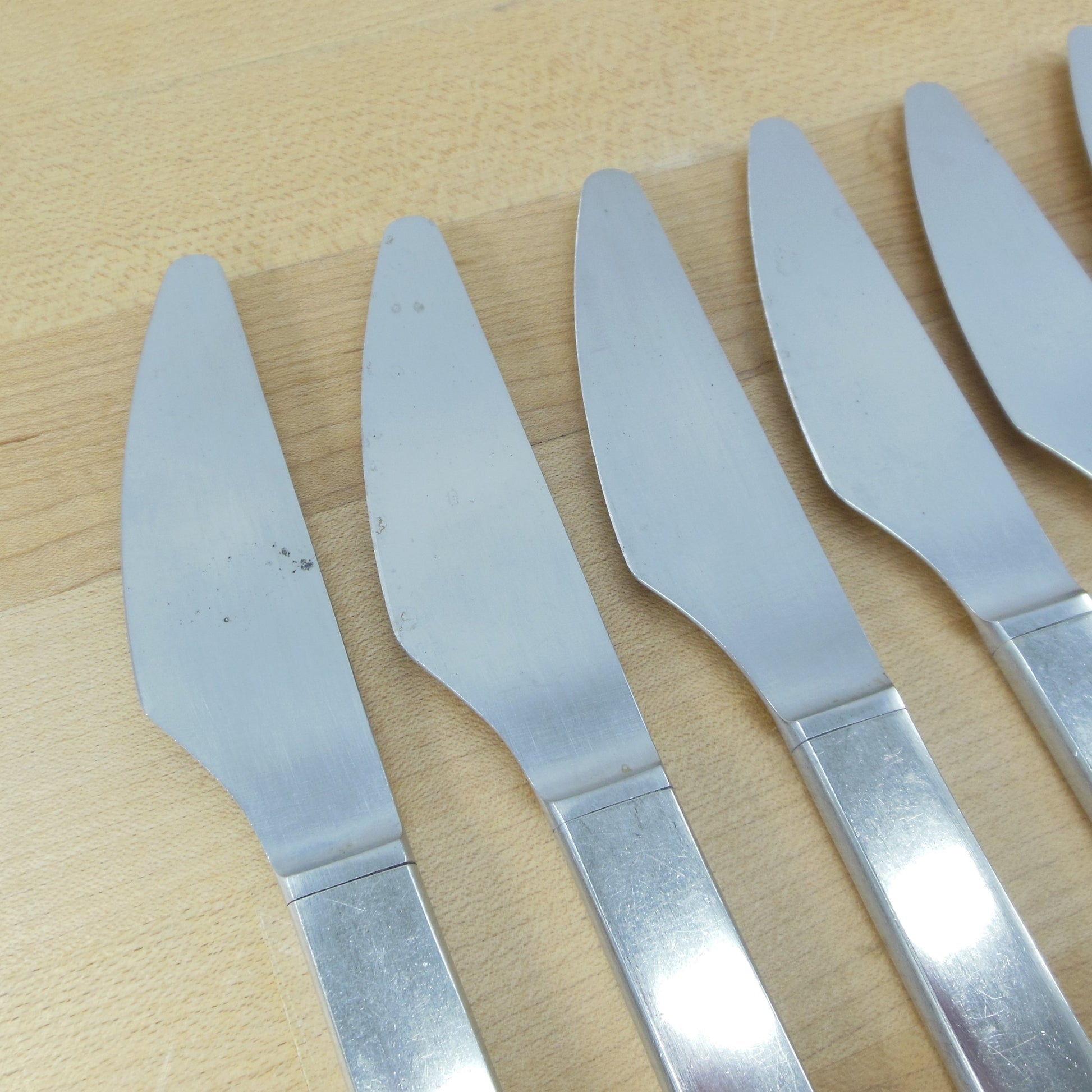 George Jensen Denmark Stainless New York Flatware - 8 Dinner Knives Pits