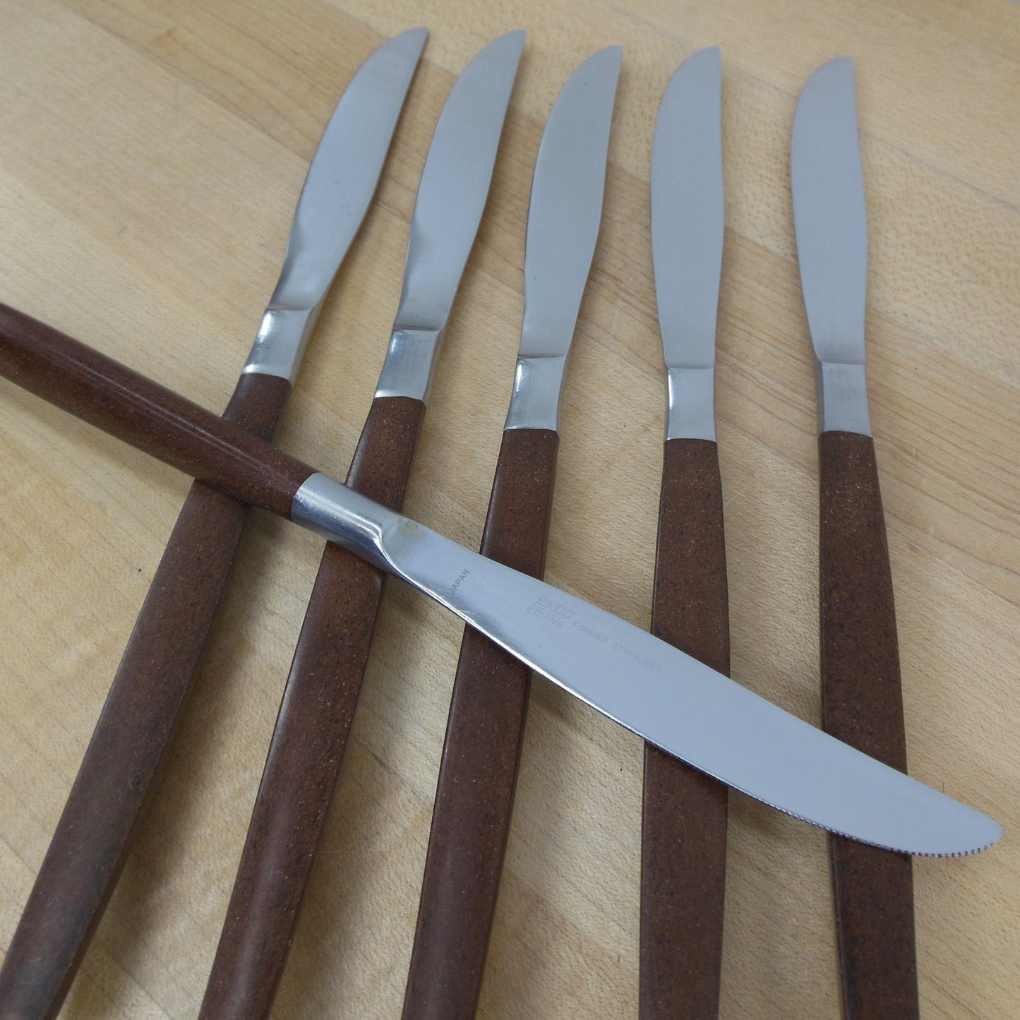 Ekco Eterna Stainless Canoe Muffin Brown - 7 Dinner Knives Used MCM