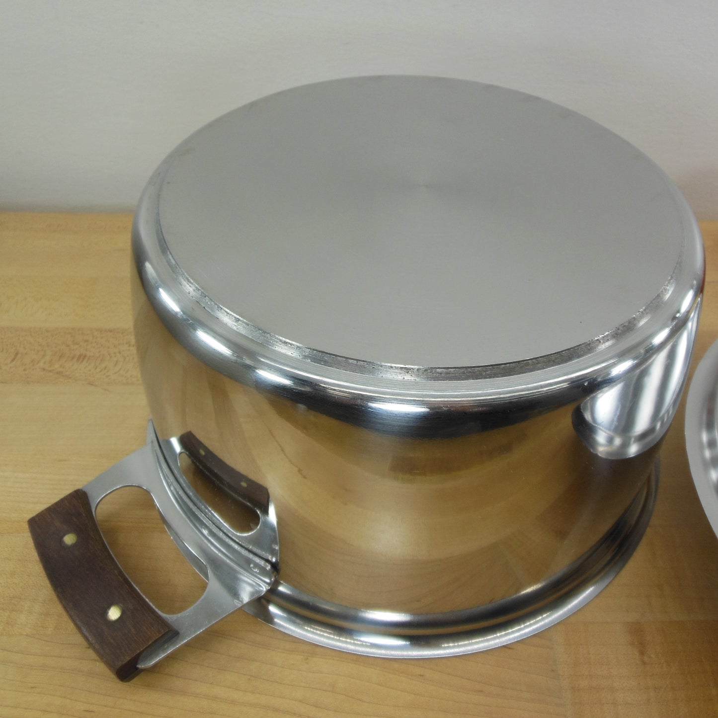 Kobe Hong Kong Stainless Aluminum Disc 5 Quart Stock Soup Pot Teak JC Penney