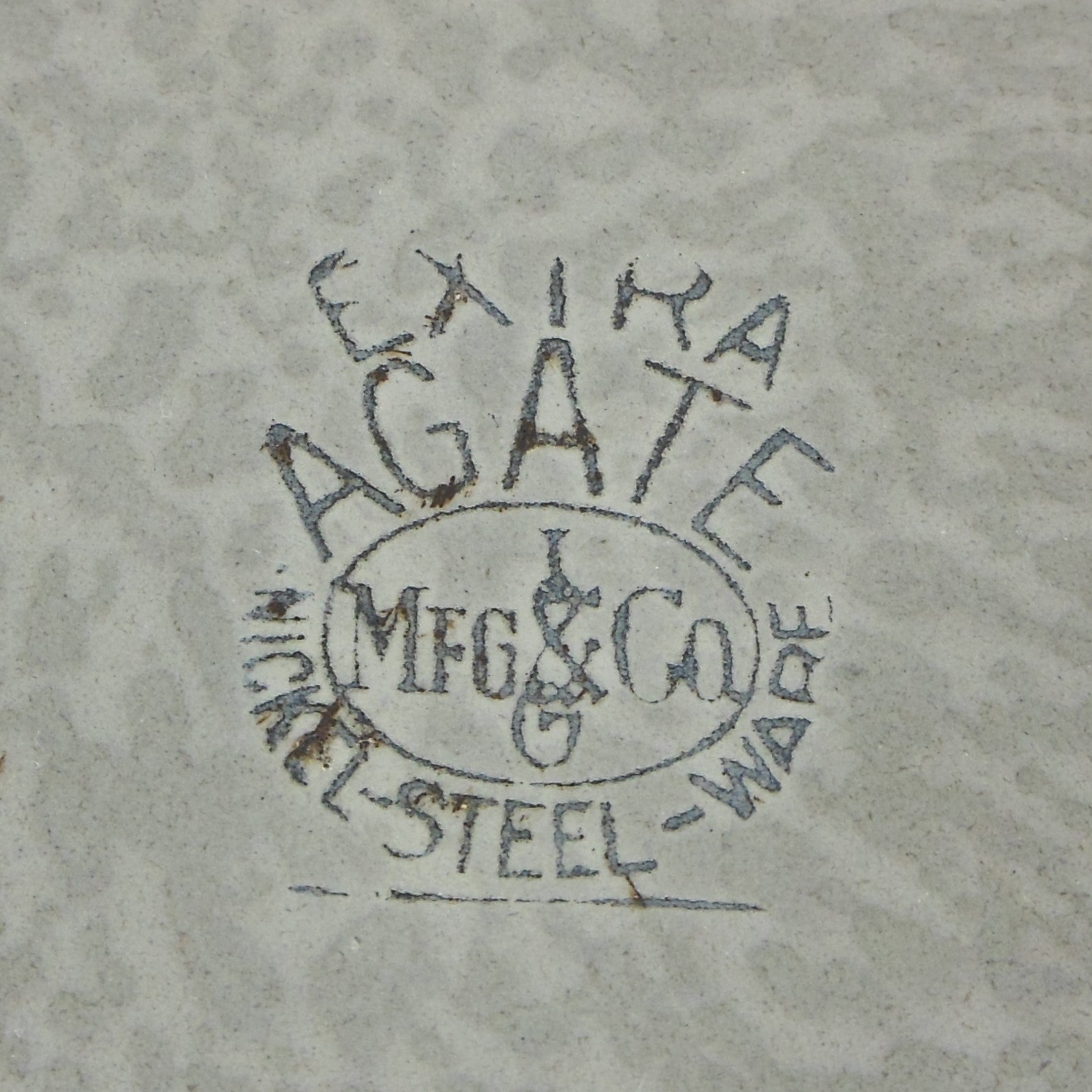 L&G Mfg. Co. Lance & Grosjean Agate Graniteware Lidded Roaster & Trivet Maker Mark