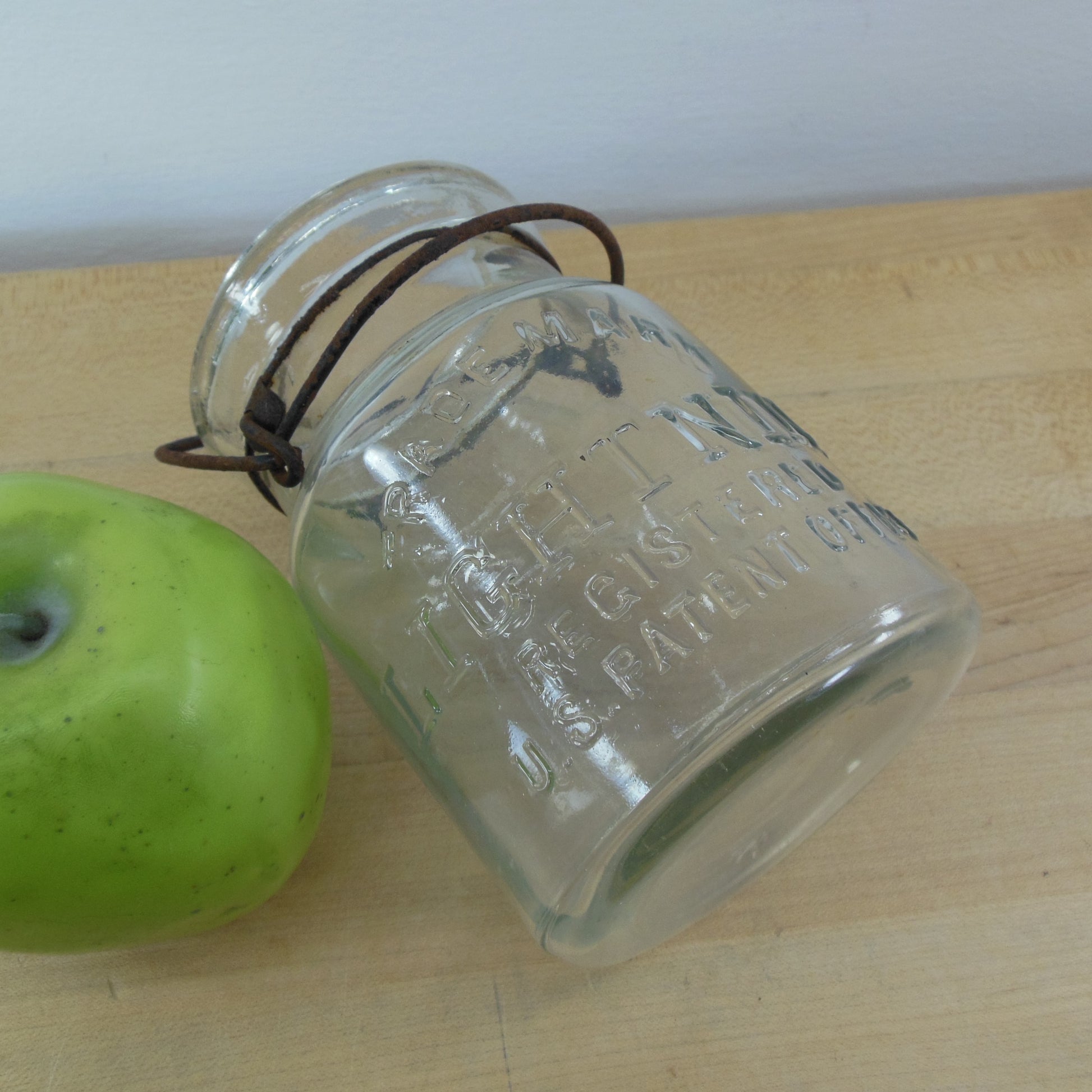 Lightning Putnam Trademark Patent Pint Clear Glass Fruit Canning Jar Registered US Patent Office