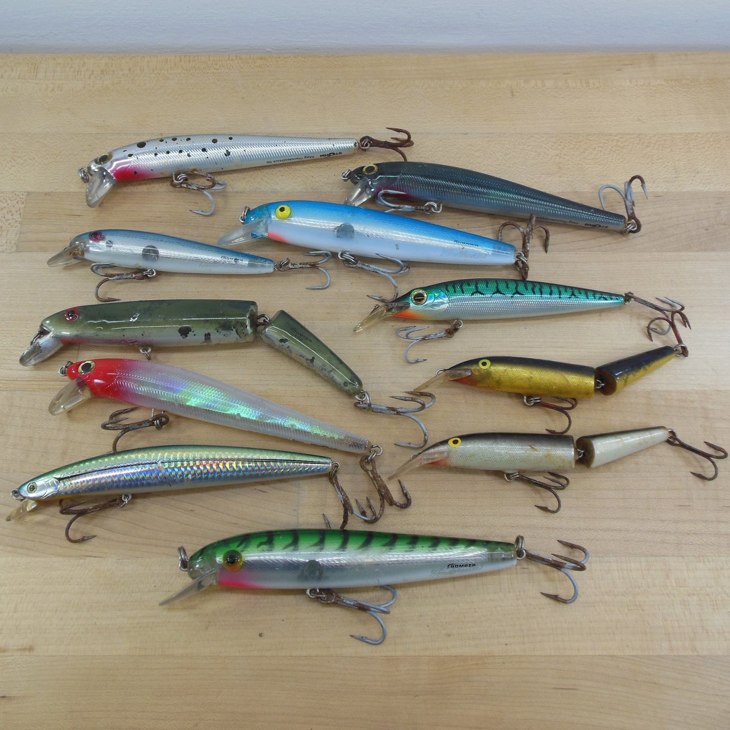 Salt Water 11 Lot Fishing Lures Used - Wind-Cheater Bomber Storm Rapal