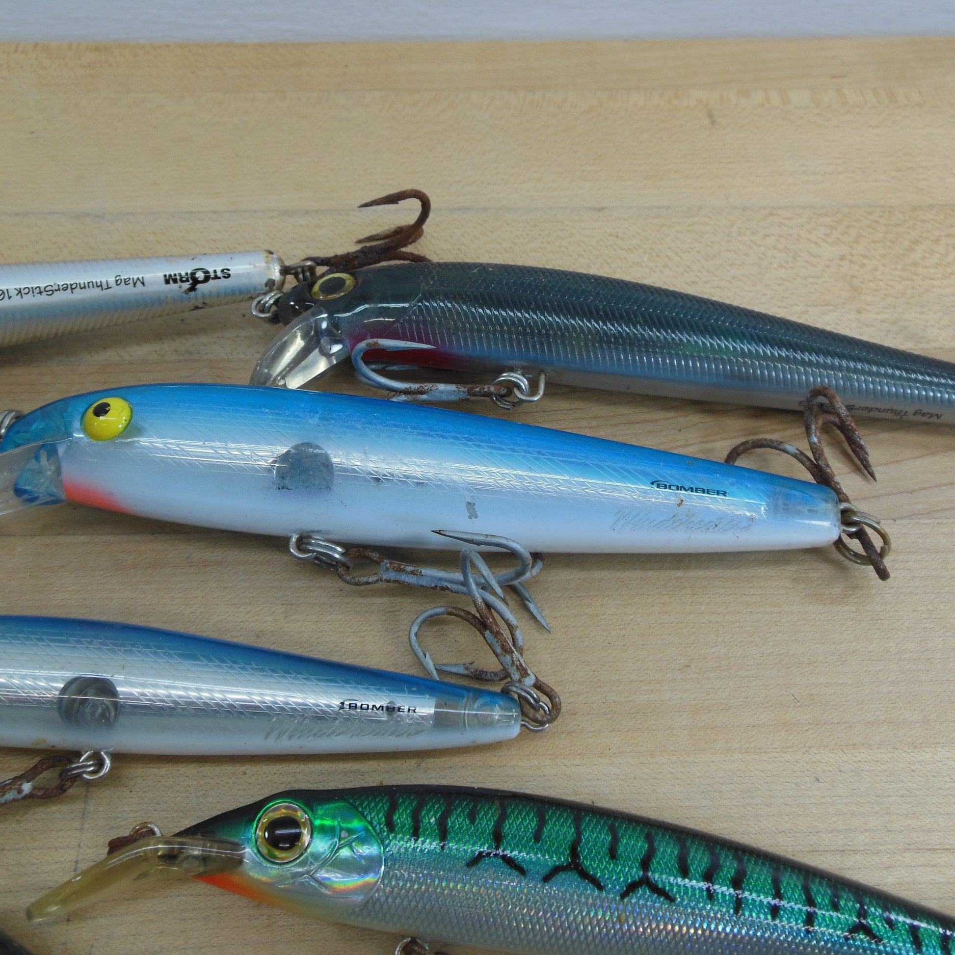 Salt Water 11 Lot Fishing Lures Used - Wind-Cheater Bomber Storm