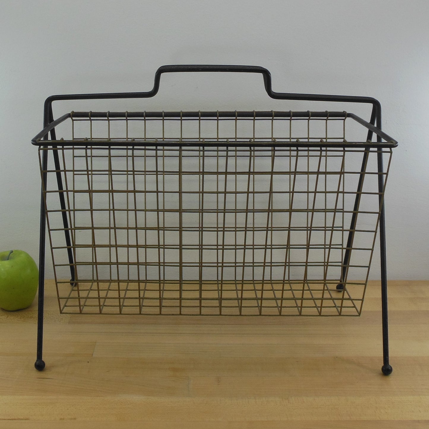 MCM Unbranded Steel Wire Mesh Magazine Rack Holder Black Gold